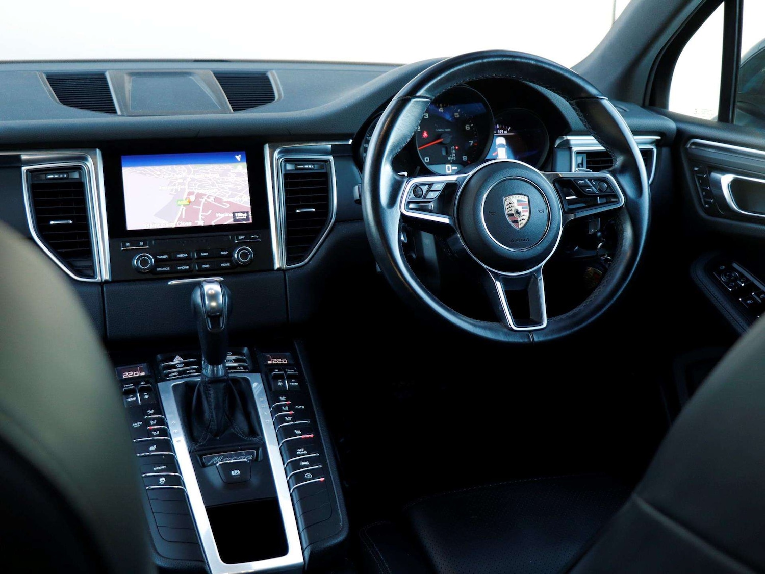 Used Porsche Macan 2018 for sale - 76804930: Photo 12