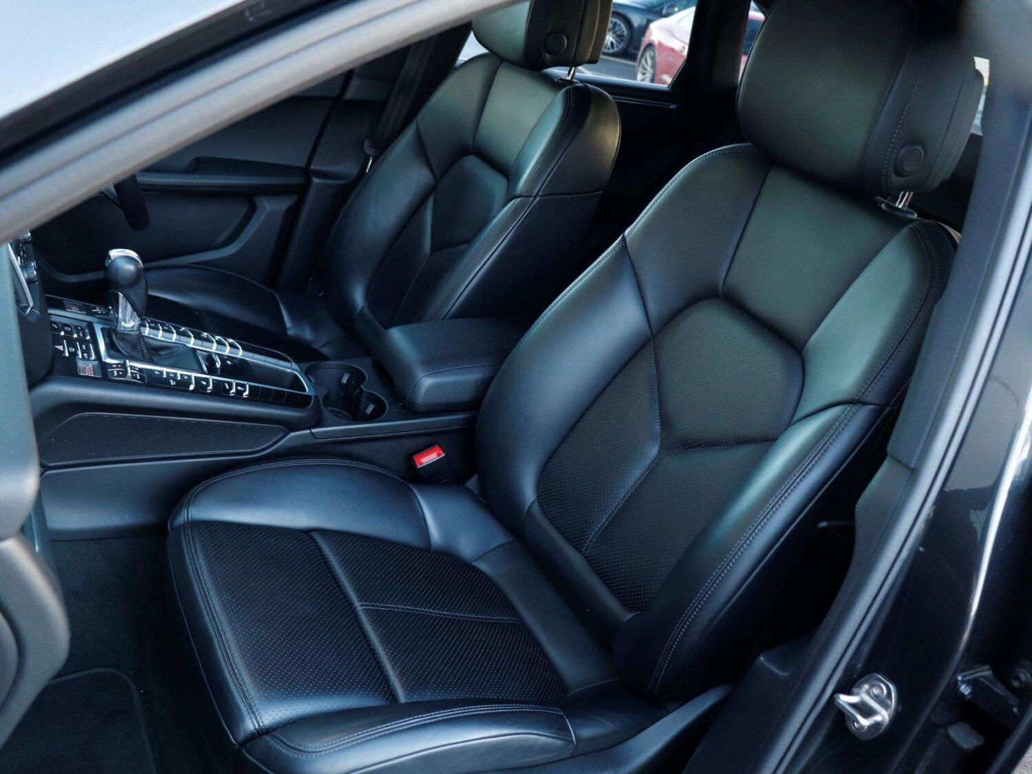 Used Porsche Macan 2018 for sale - 76804930: Photo 24