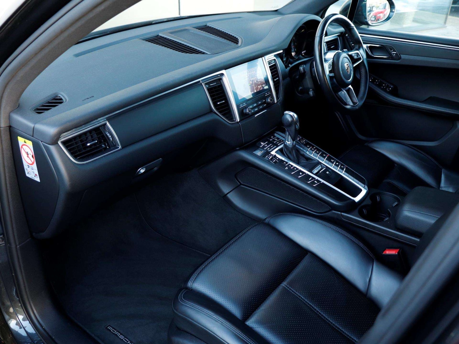 Used Porsche Macan 2018 for sale - 76804930: Photo 9