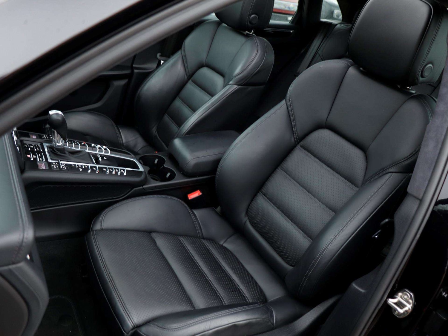 Used Porsche Macan 2021 for sale - 77206380: Photo 26