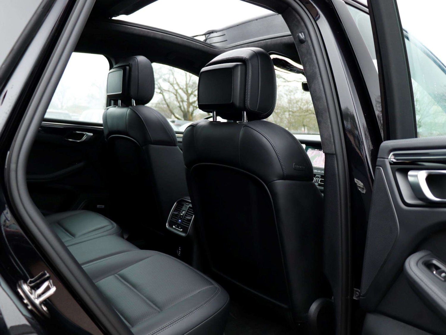 Used Porsche Macan 2021 for sale - 77206380: Photo 28