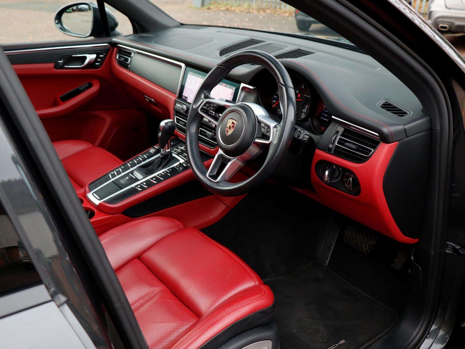 Used Porsche Macan 2020 for sale - 76889849: Photo 10