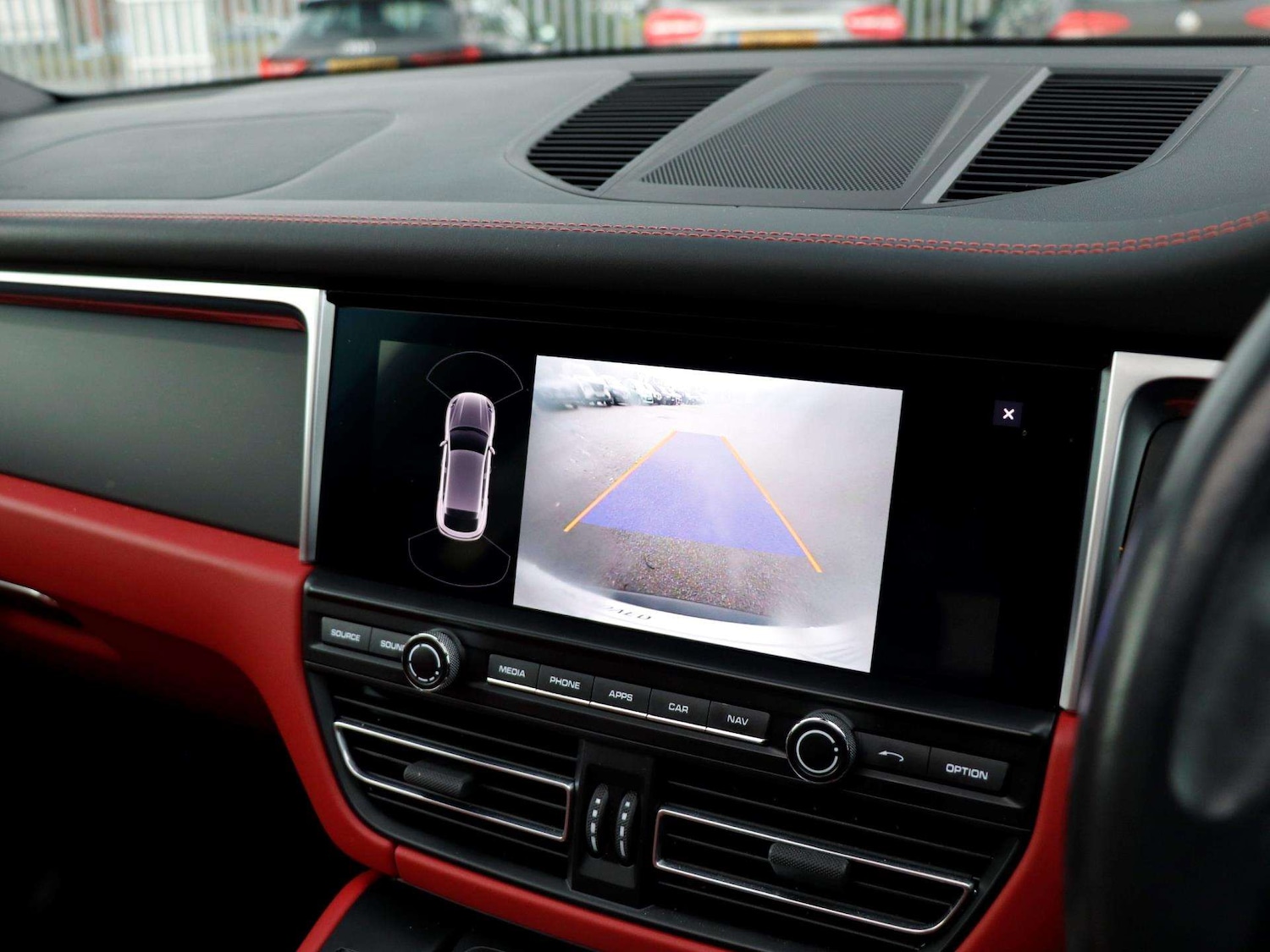 Used Porsche Macan 2020 for sale - 76889849: Photo 15