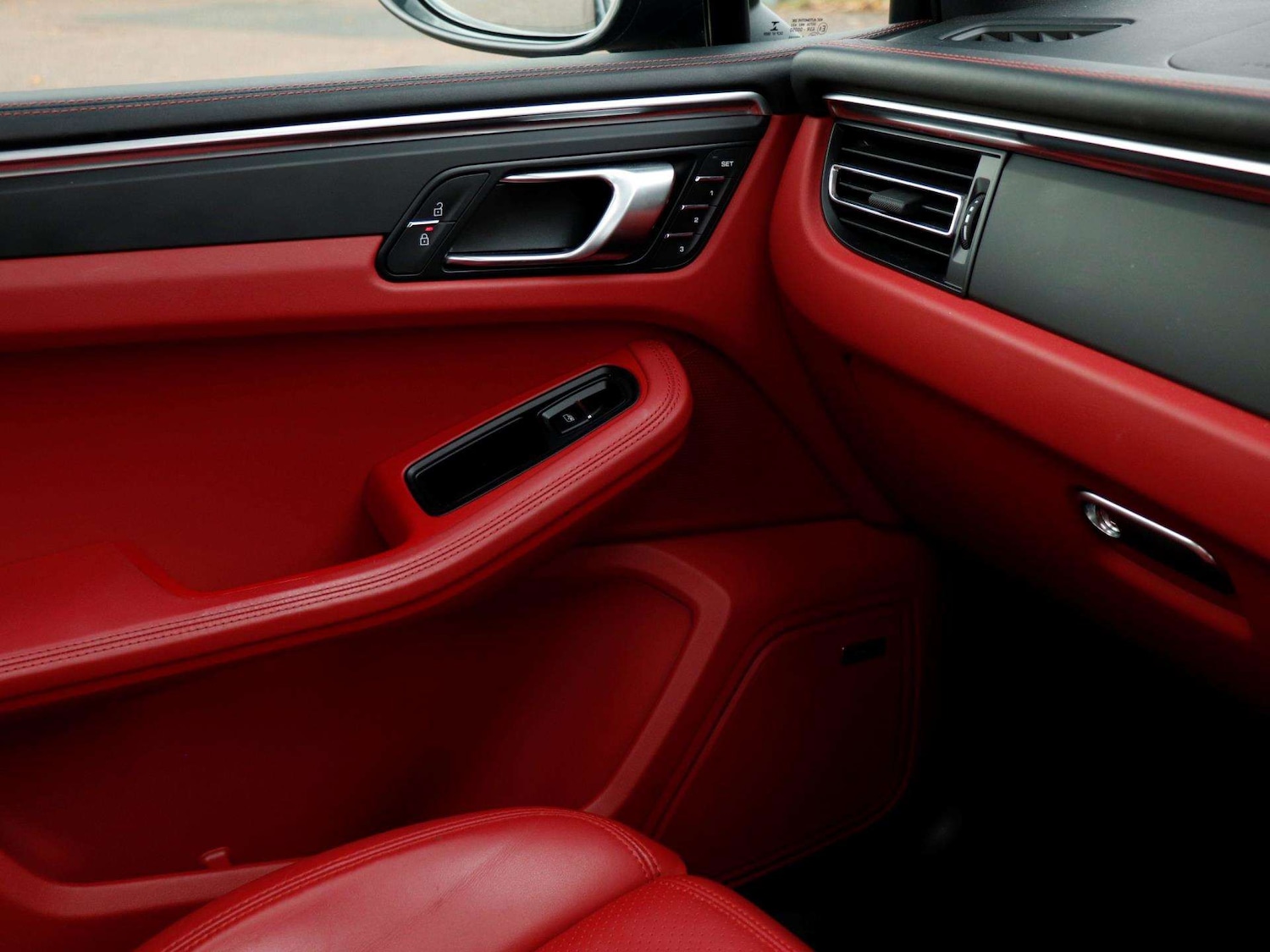 Used Porsche Macan 2020 for sale - 76889849: Photo 19