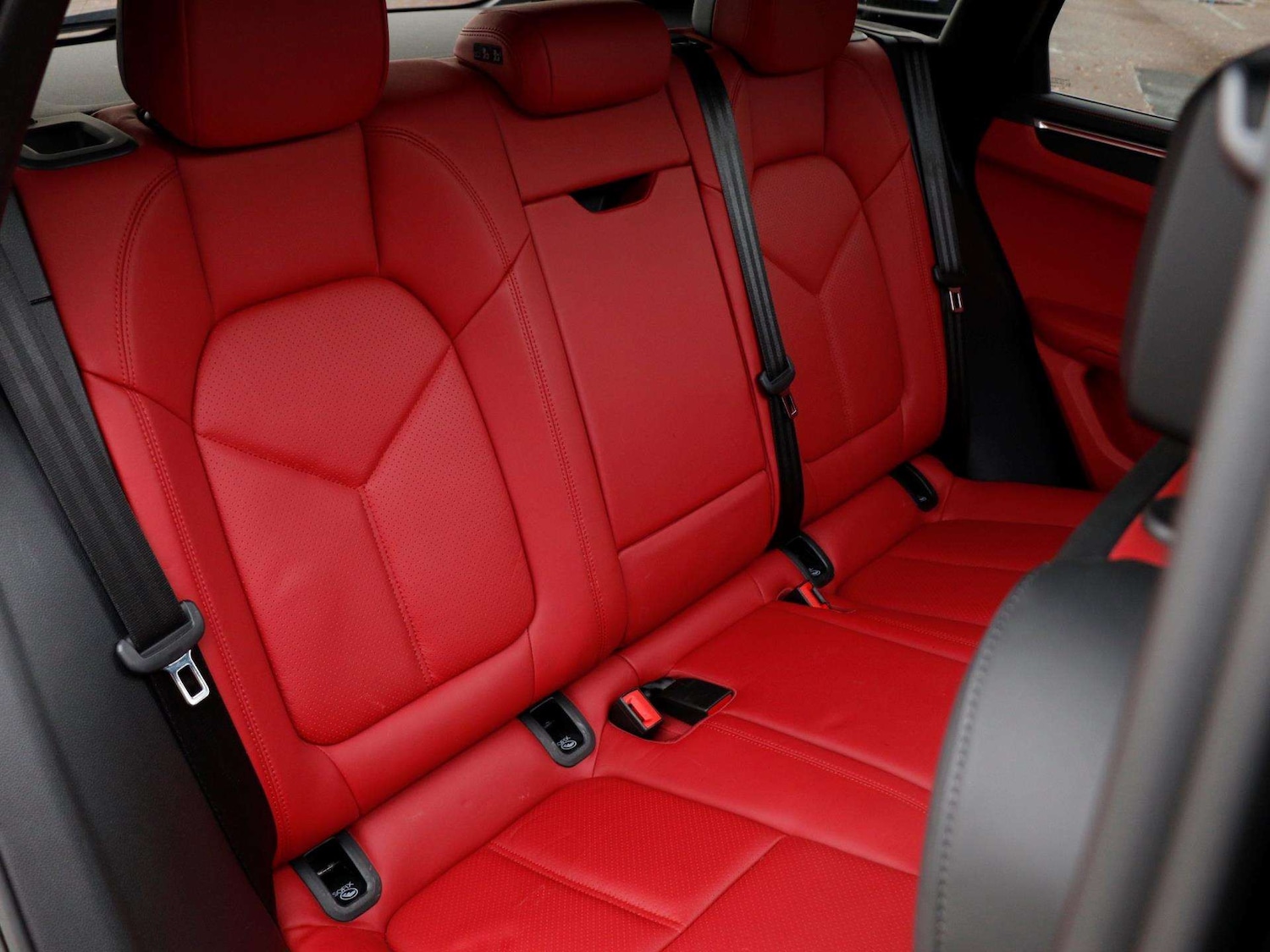 Used Porsche Macan 2020 for sale - 76889849: Photo 24