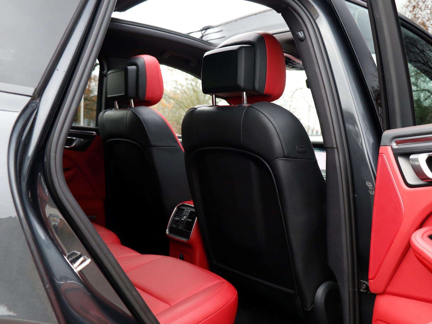 Used Porsche Macan 2020 for sale - 76889849: Photo 25