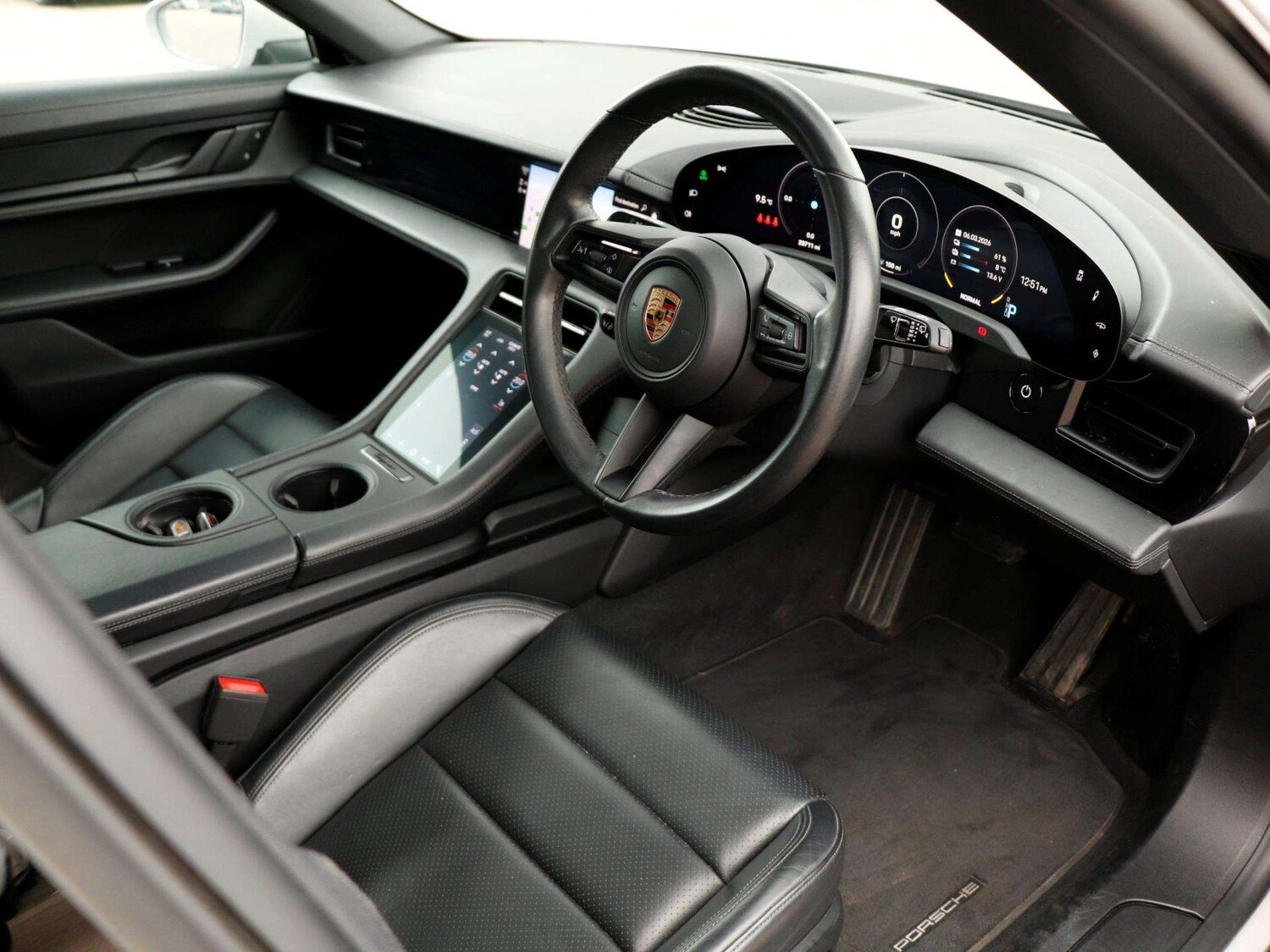 Used Porsche Taycan 2022 for sale - 77787075: Photo 10