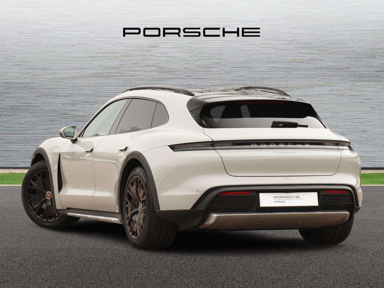 Used Porsche Taycan 2022 for sale - 77787075: Photo 4