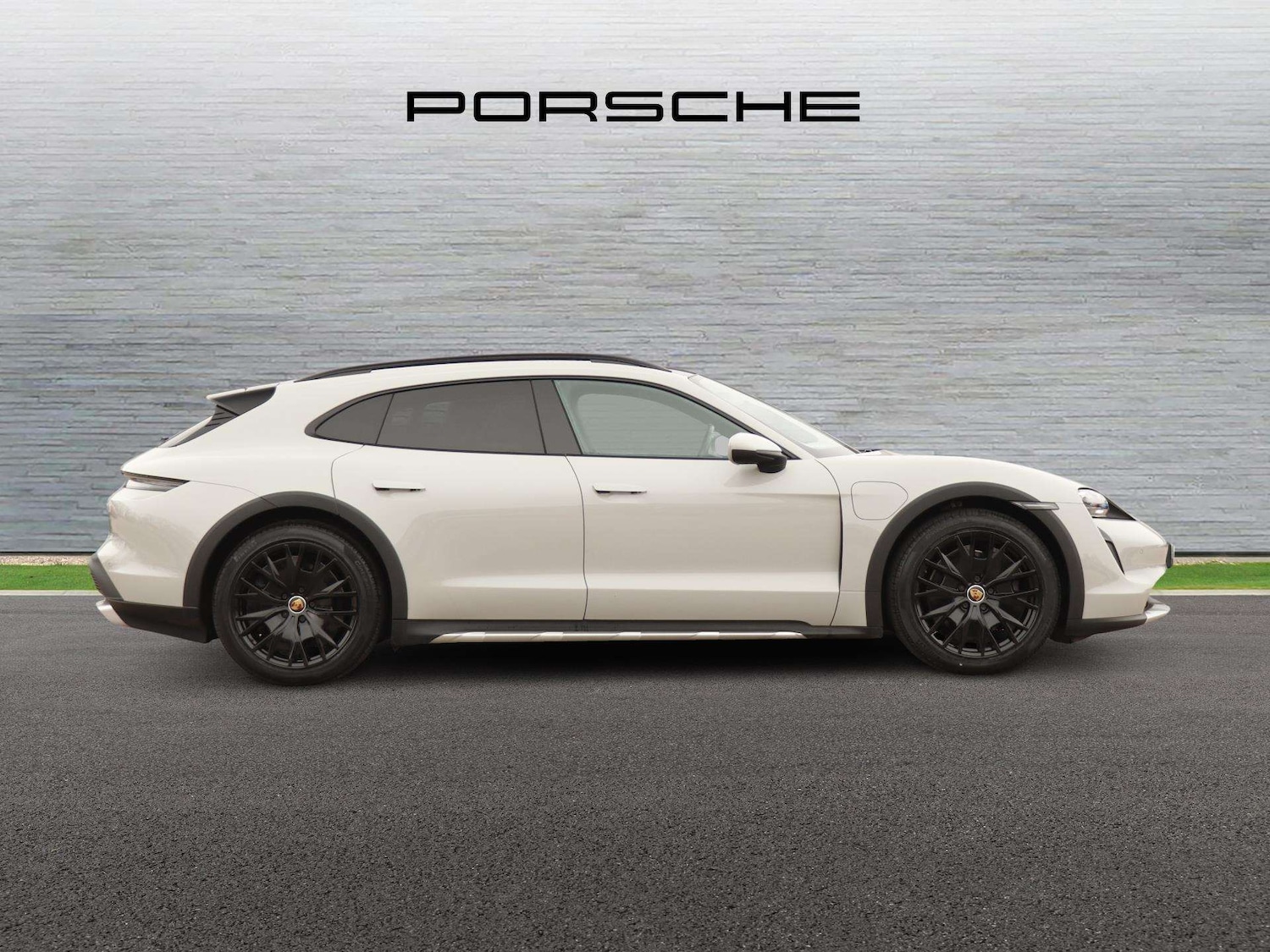 Used Porsche Taycan 2022 for sale - 77787075: Photo 5