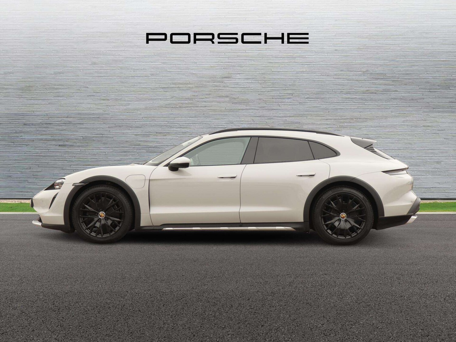 Used Porsche Taycan 2022 for sale - 77787075: Photo 6