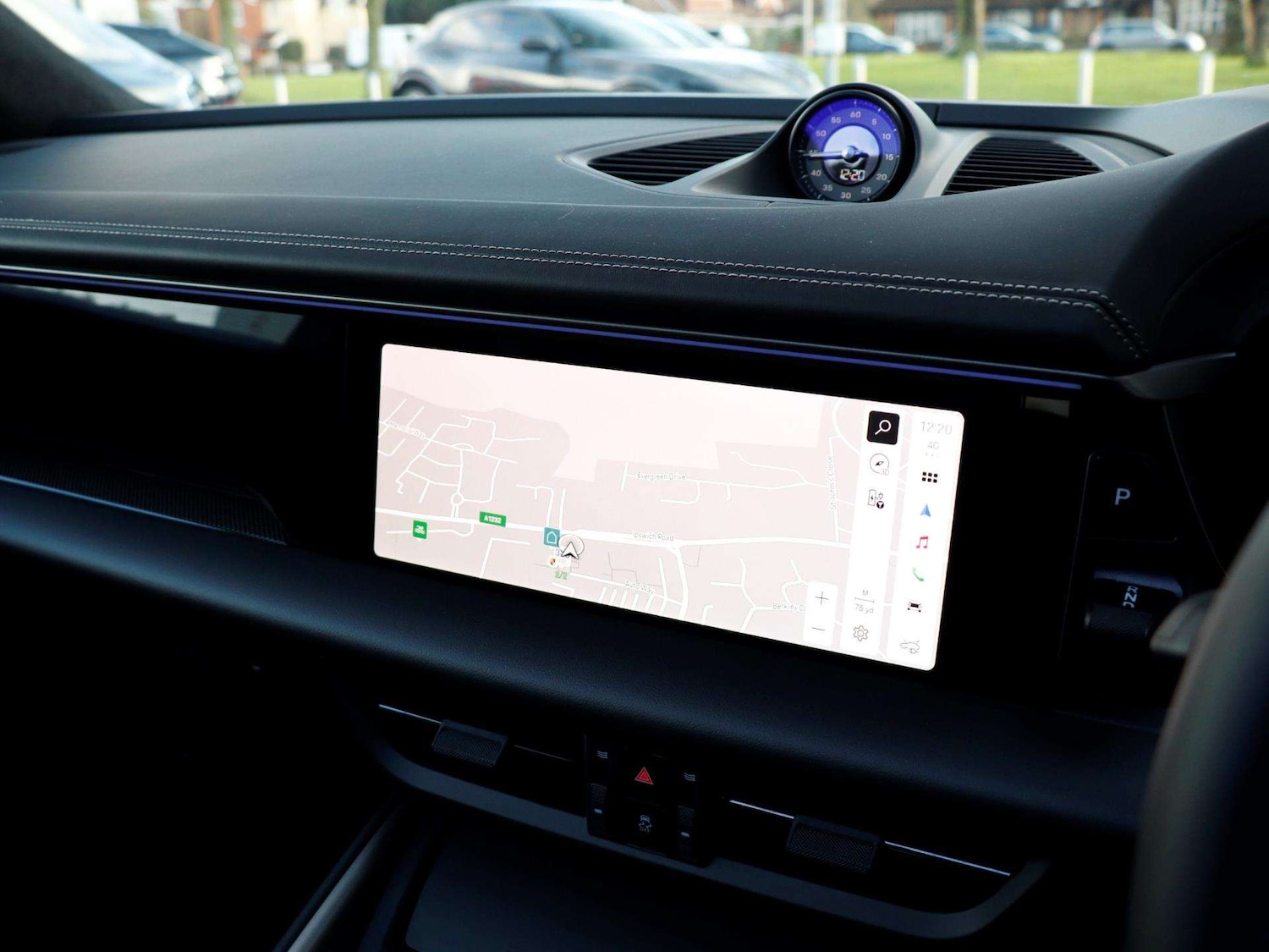 Used Porsche Macan 2026 for sale - 77257235: Photo 15