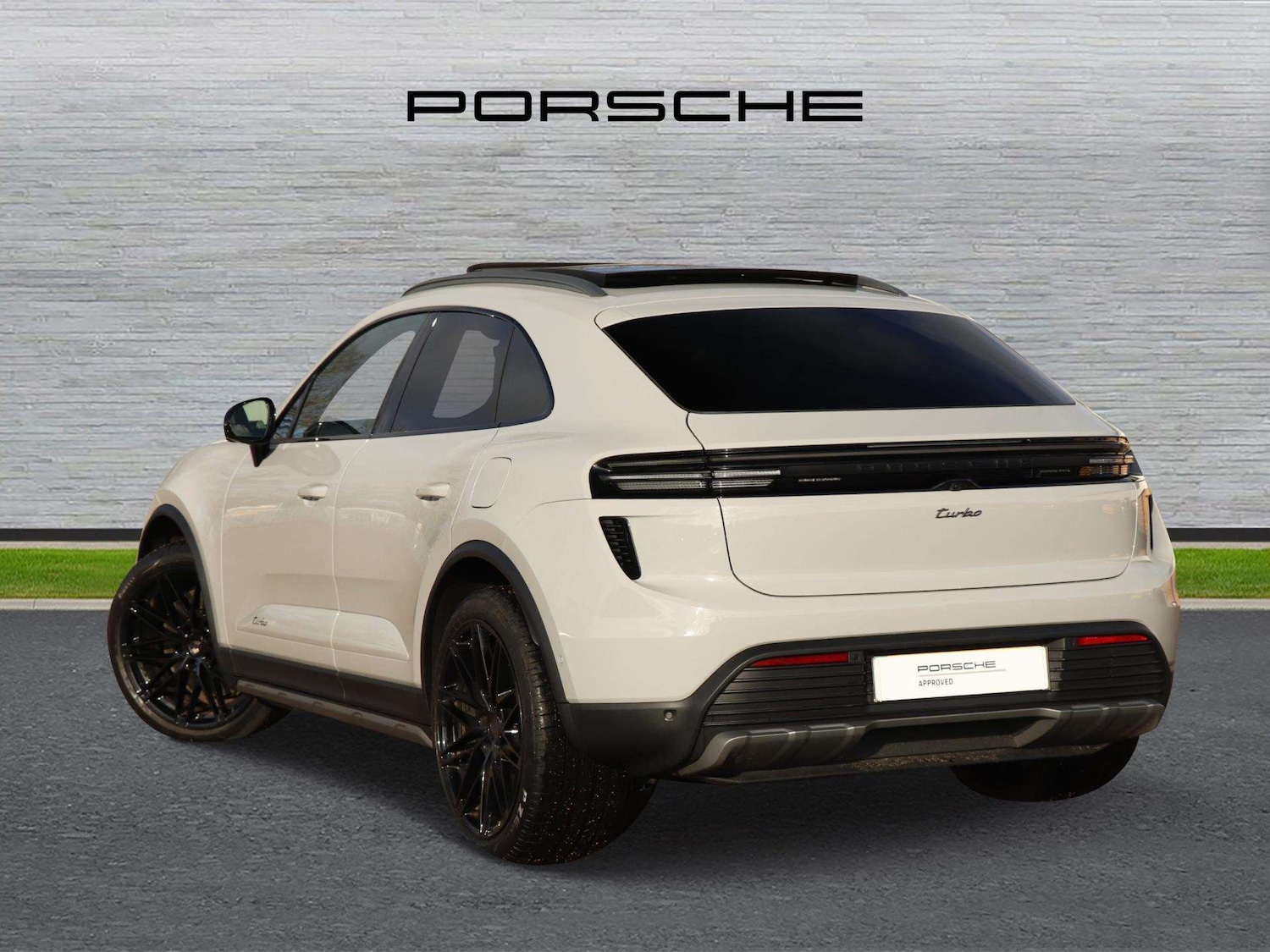 Used Porsche Macan 2026 for sale - 77257235: Photo 5