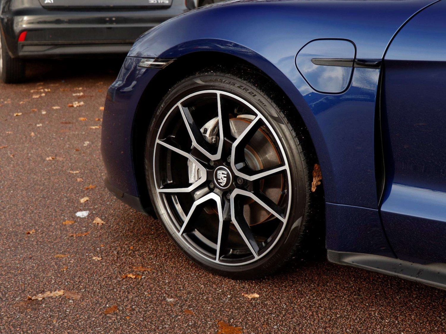 Used Porsche Taycan 2023 for sale - 76889684: Photo 30