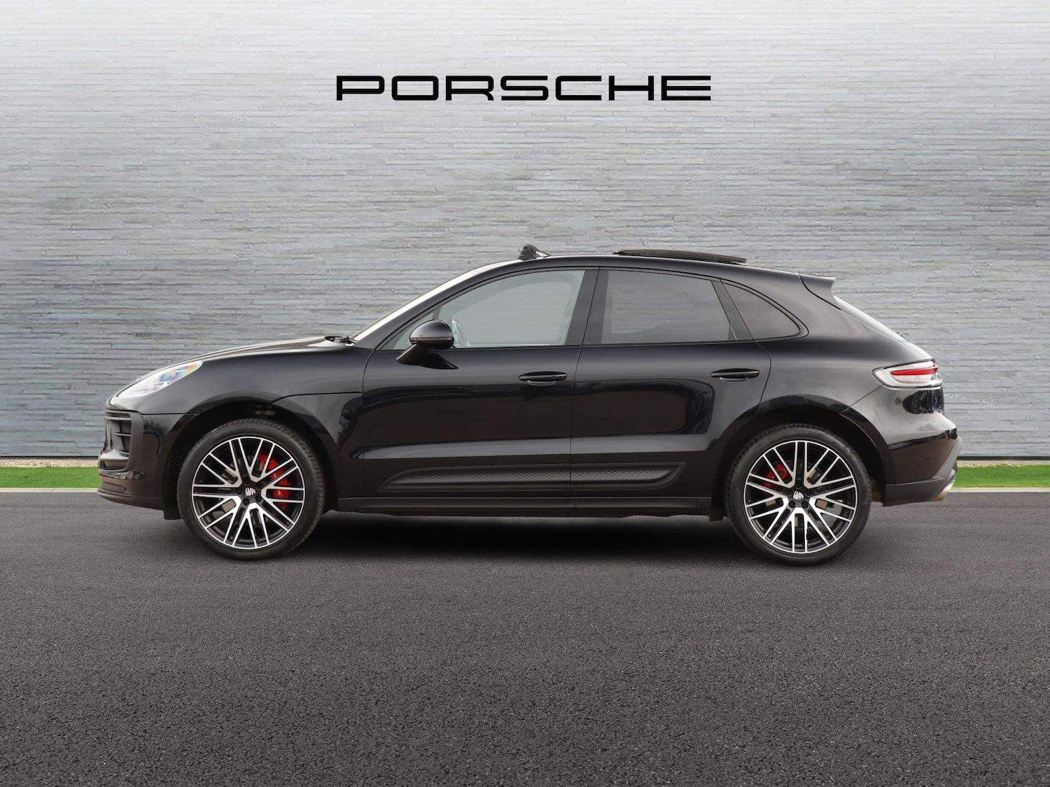 Used Porsche Macan 2023 for sale - 78010416: Photo 4