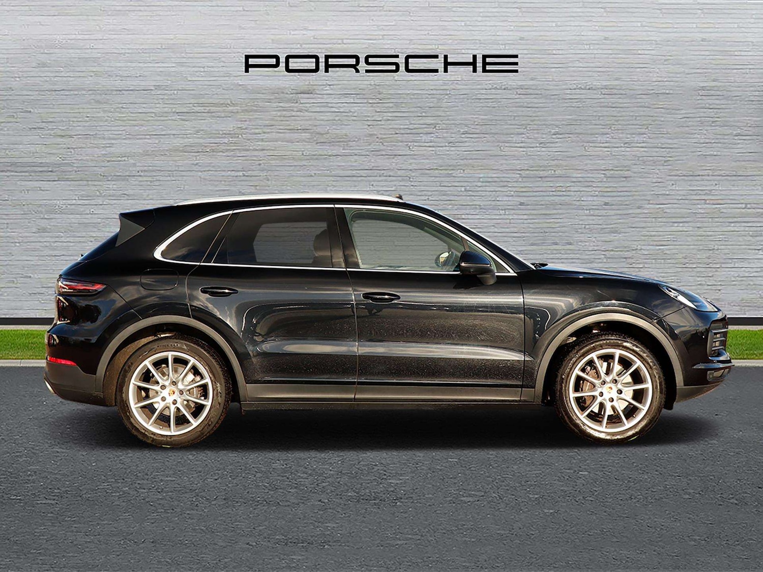 Used Porsche Cayenne 2021 for sale - 76401280: Photo 2