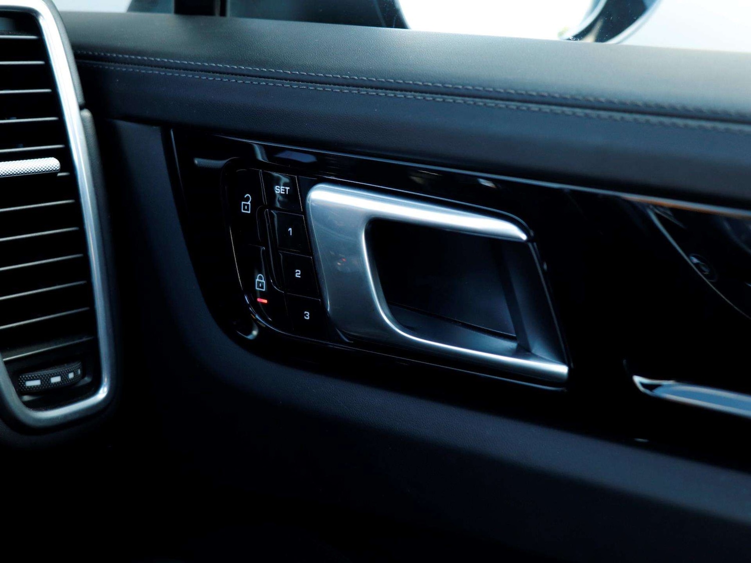 Used Porsche Cayenne 2021 for sale - 76401280: Photo 22