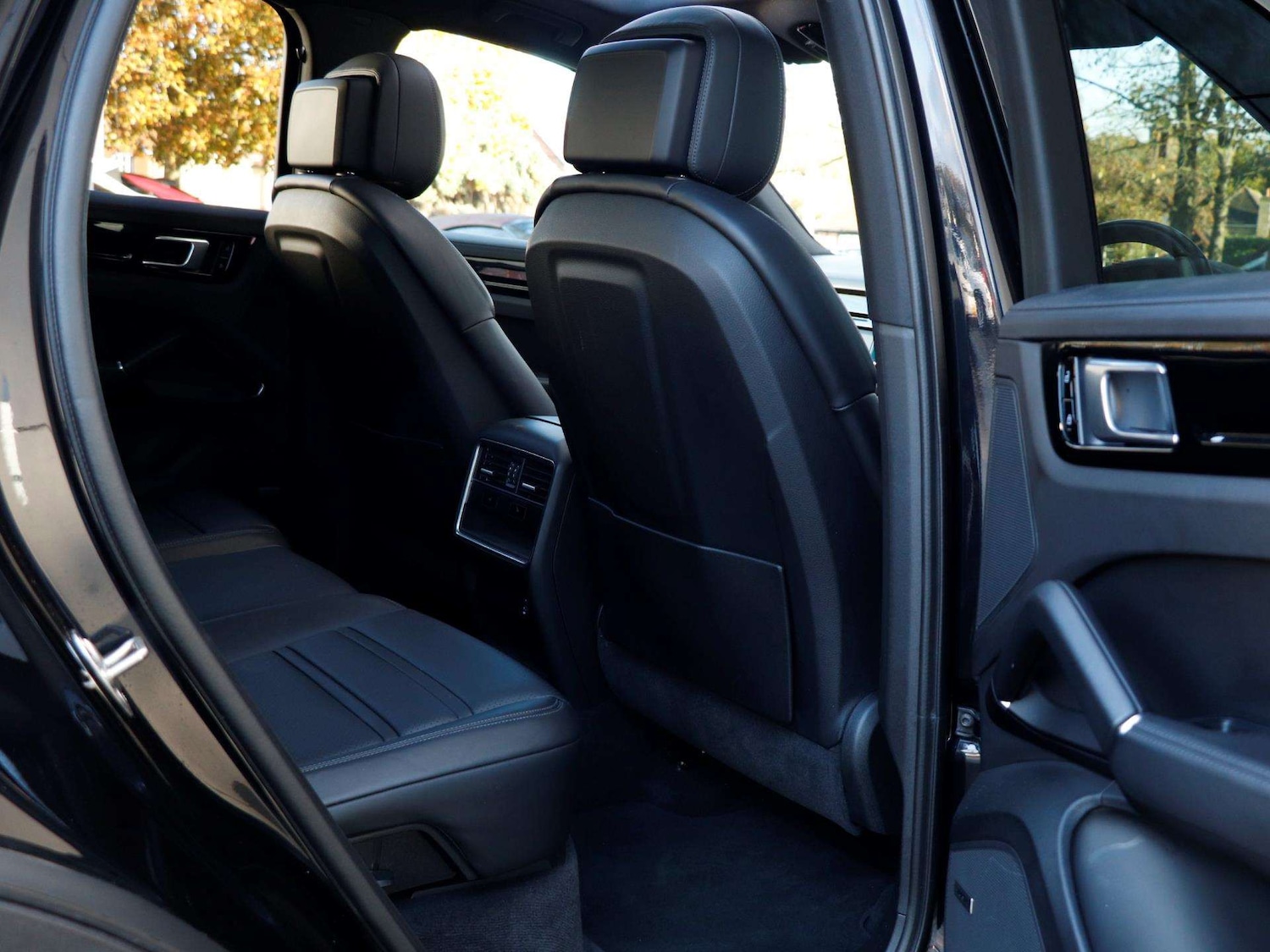 Used Porsche Cayenne 2021 for sale - 76401280: Photo 28