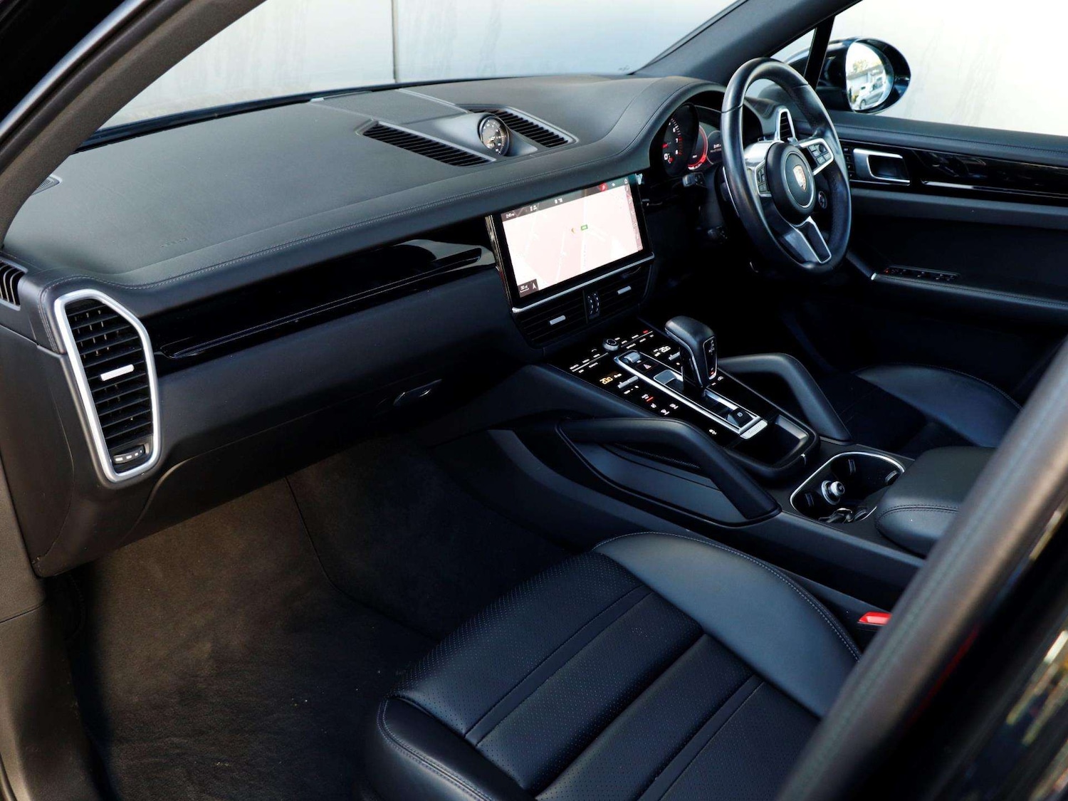 Used Porsche Cayenne 2021 for sale - 76401280: Photo 9