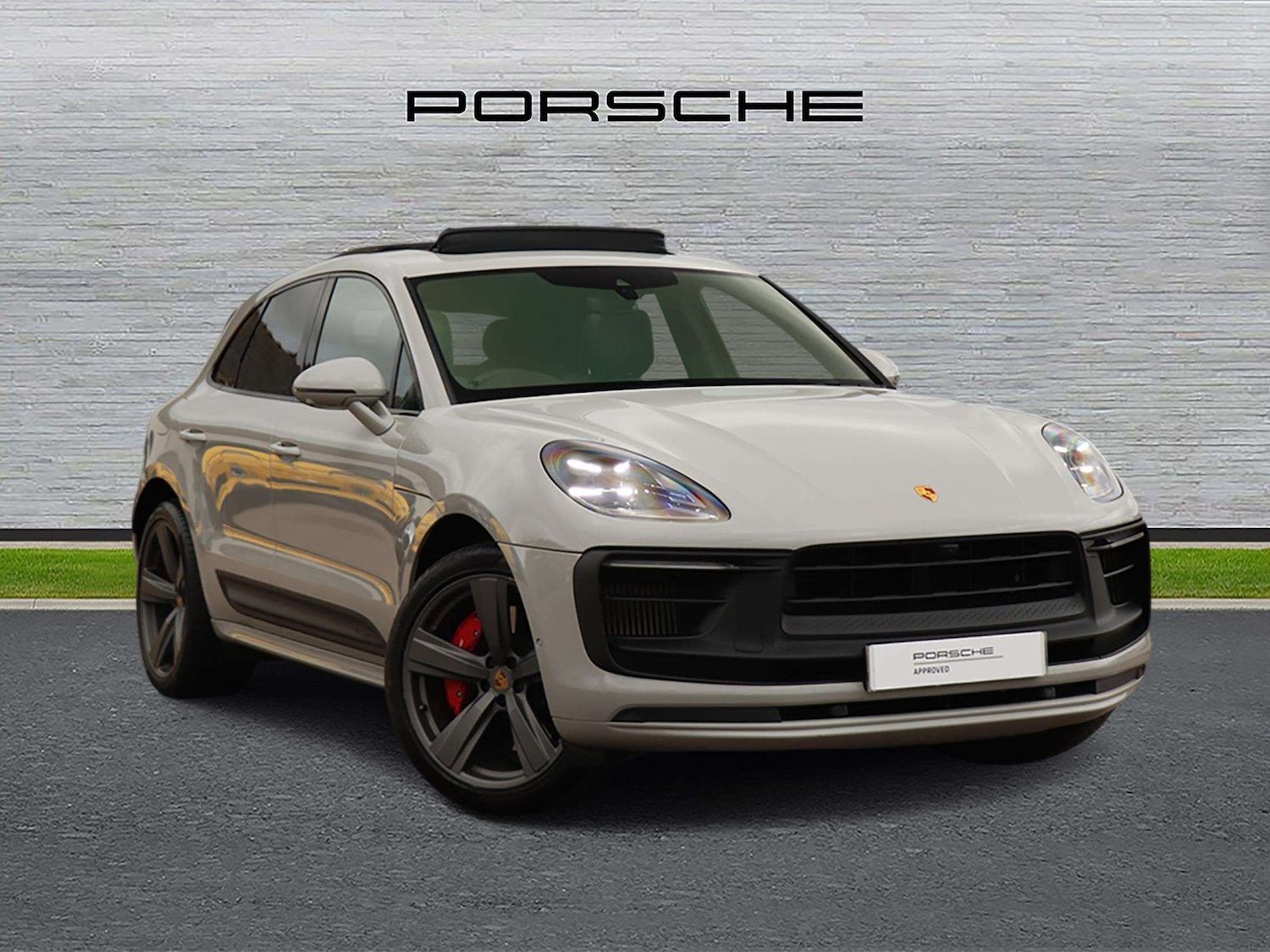 Used Porsche Macan 2021 for sale - 76661742: Photo 1