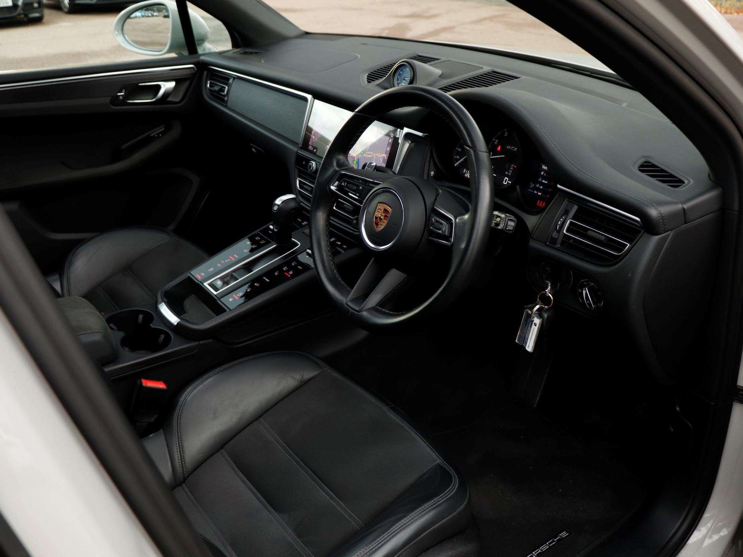 Used Porsche Macan 2021 for sale - 76661742: Photo 10