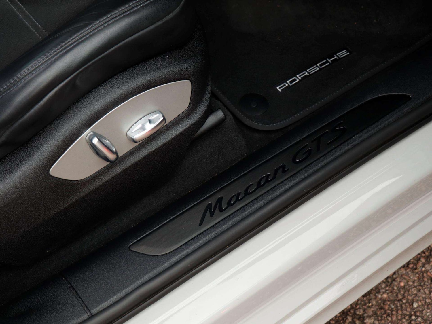 Used Porsche Macan 2021 for sale - 76661742: Photo 23