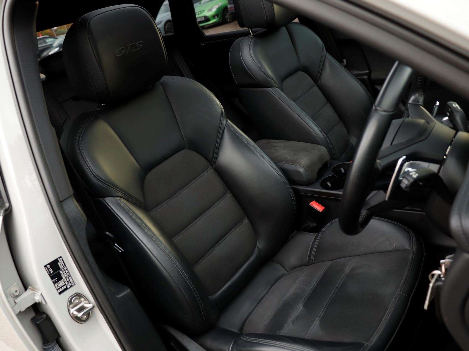 Used Porsche Macan 2021 for sale - 76661742: Photo 25