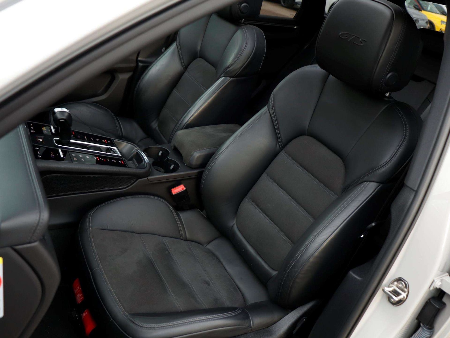 Used Porsche Macan 2021 for sale - 76661742: Photo 26