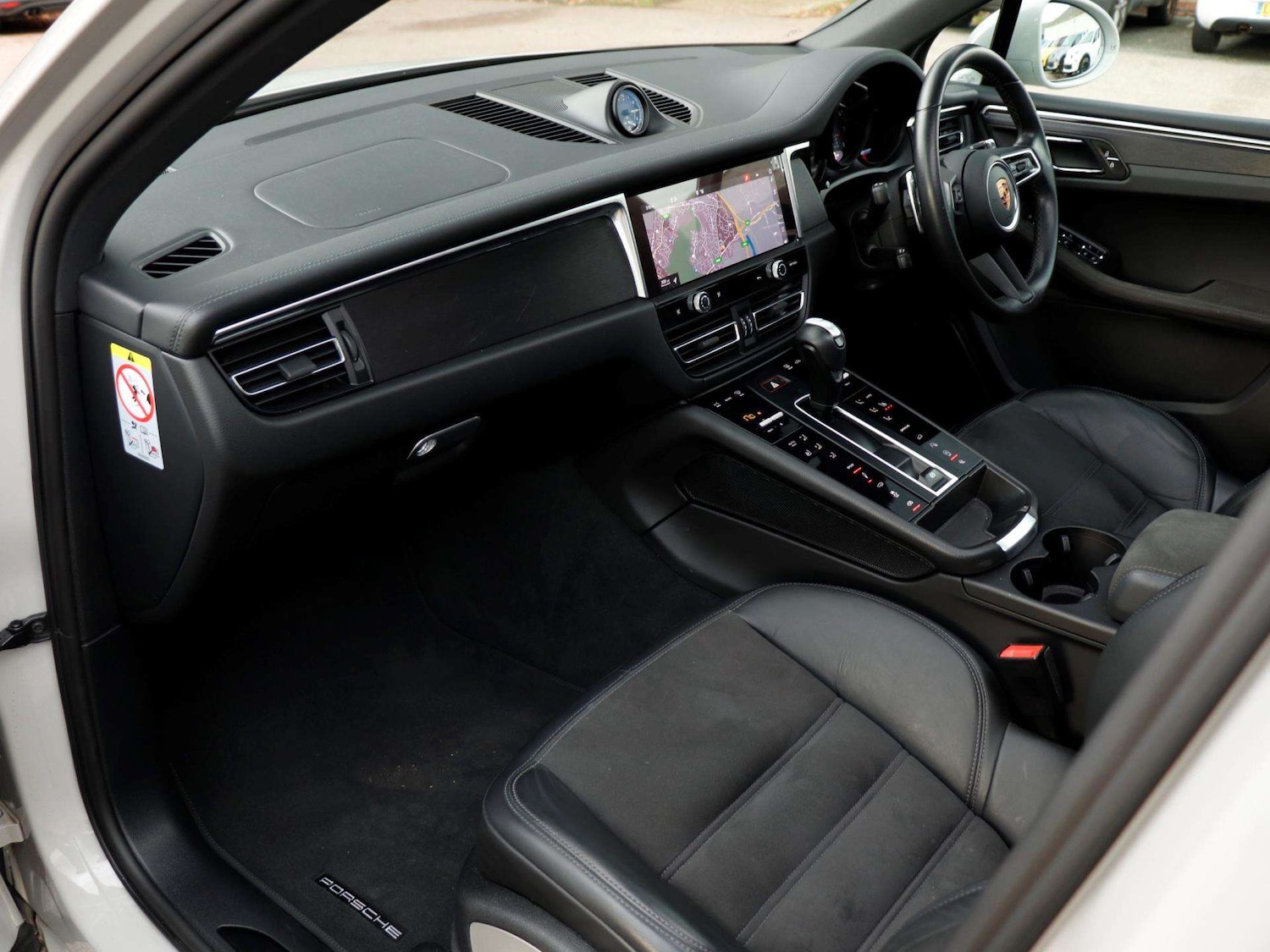 Used Porsche Macan 2021 for sale - 76661742: Photo 9