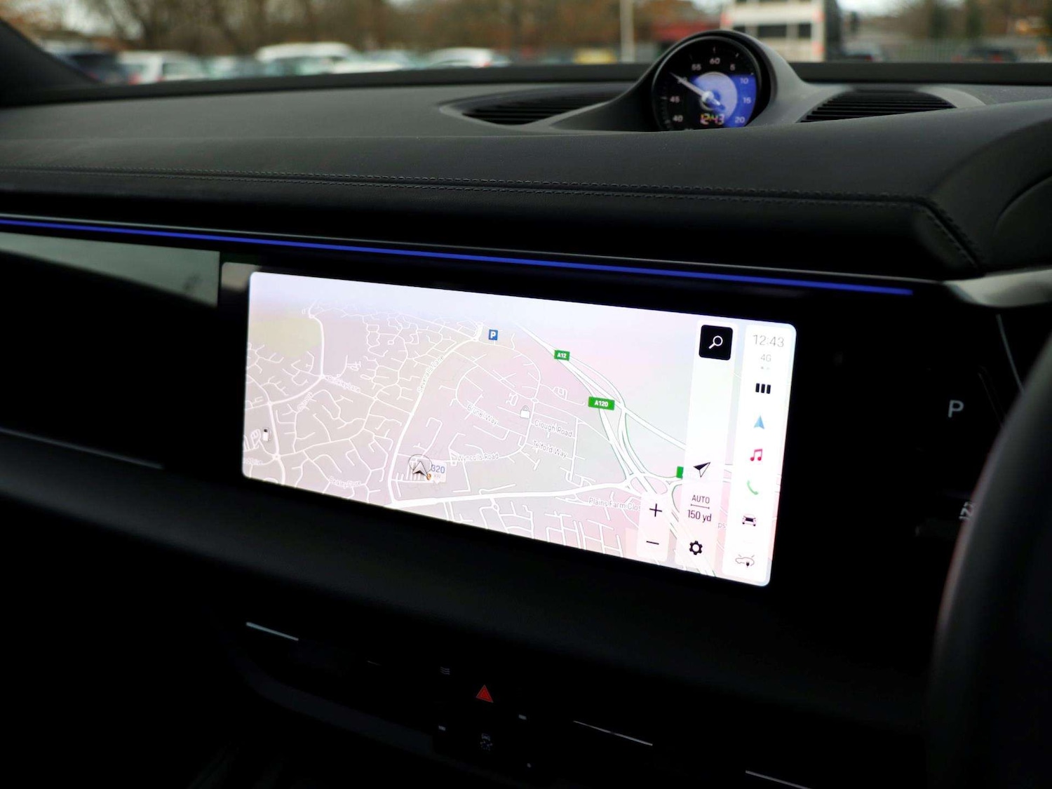 Used Porsche Macan 2025 for sale - 77093289: Photo 15