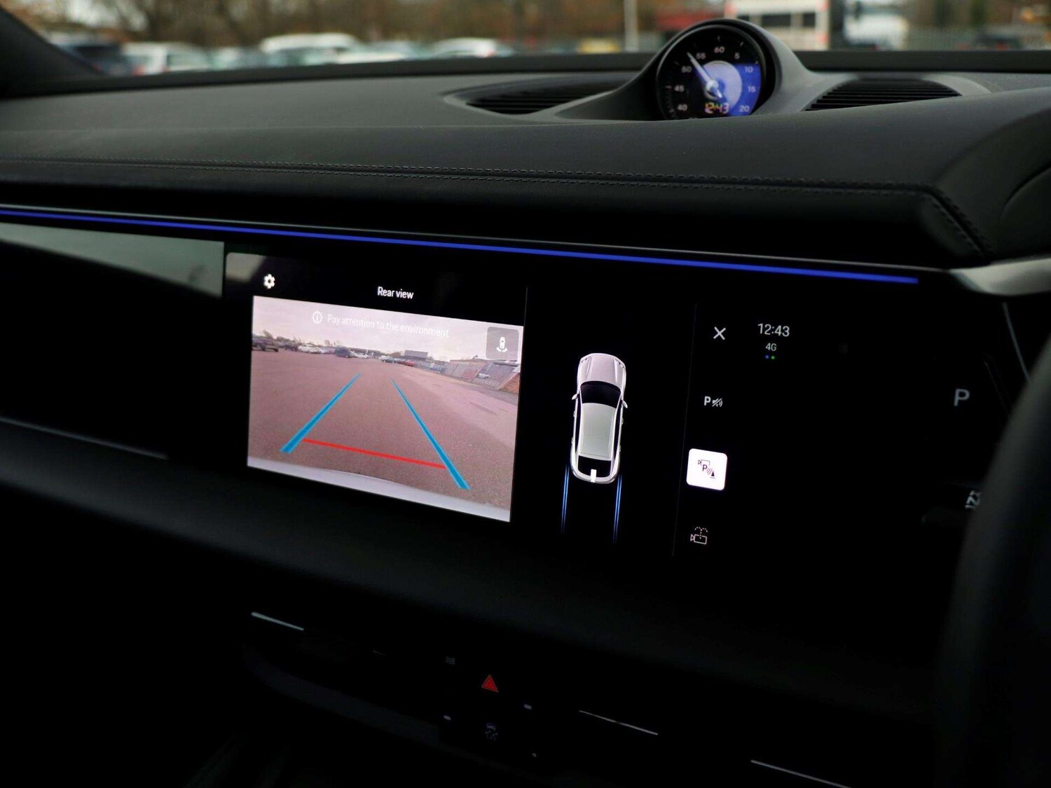 Used Porsche Macan 2025 for sale - 77093289: Photo 16