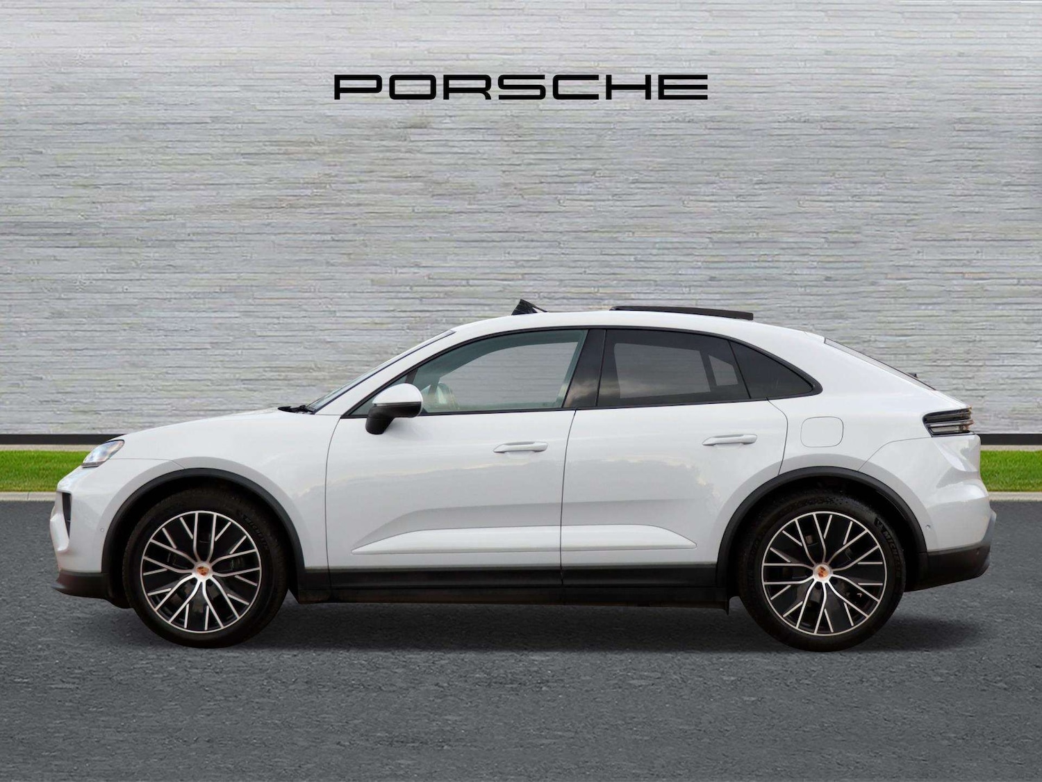 Used Porsche Macan 2025 for sale - 77093289: Photo 6