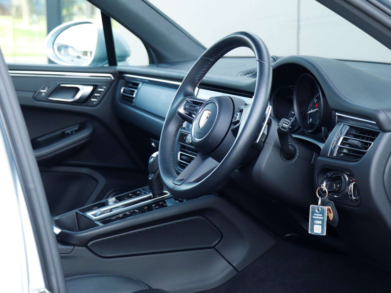 Used Porsche Macan 2023 for sale - 77787235: Photo 11