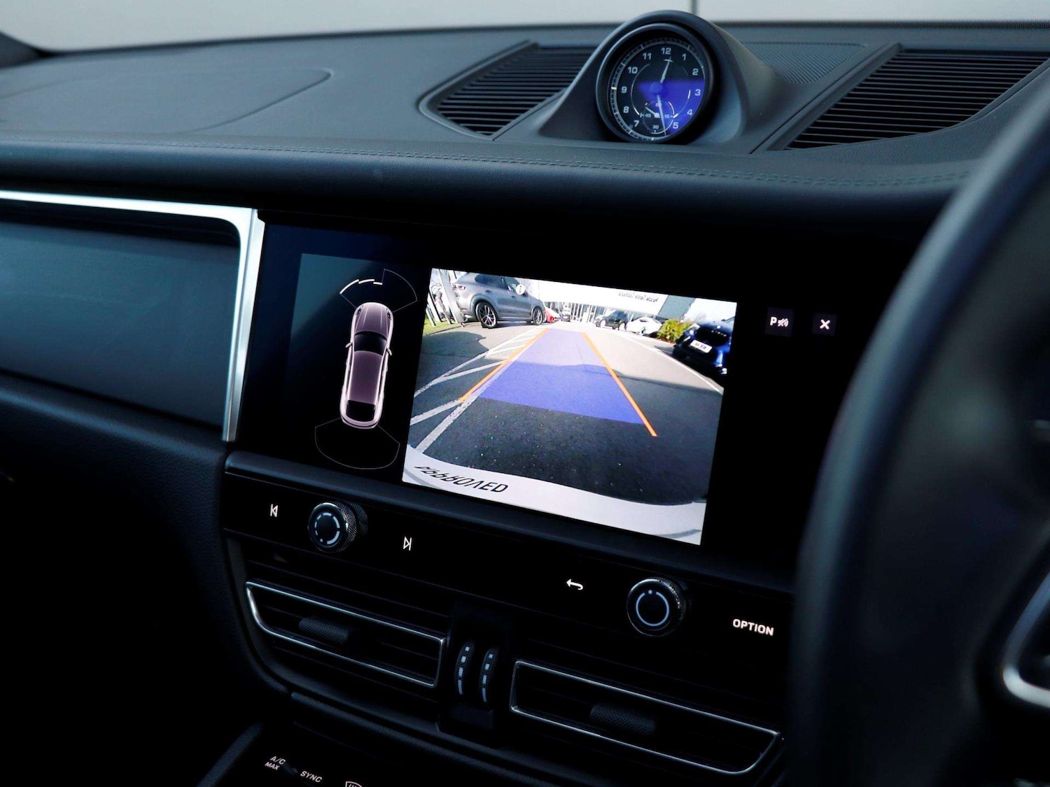 Used Porsche Macan 2023 for sale - 77787235: Photo 16