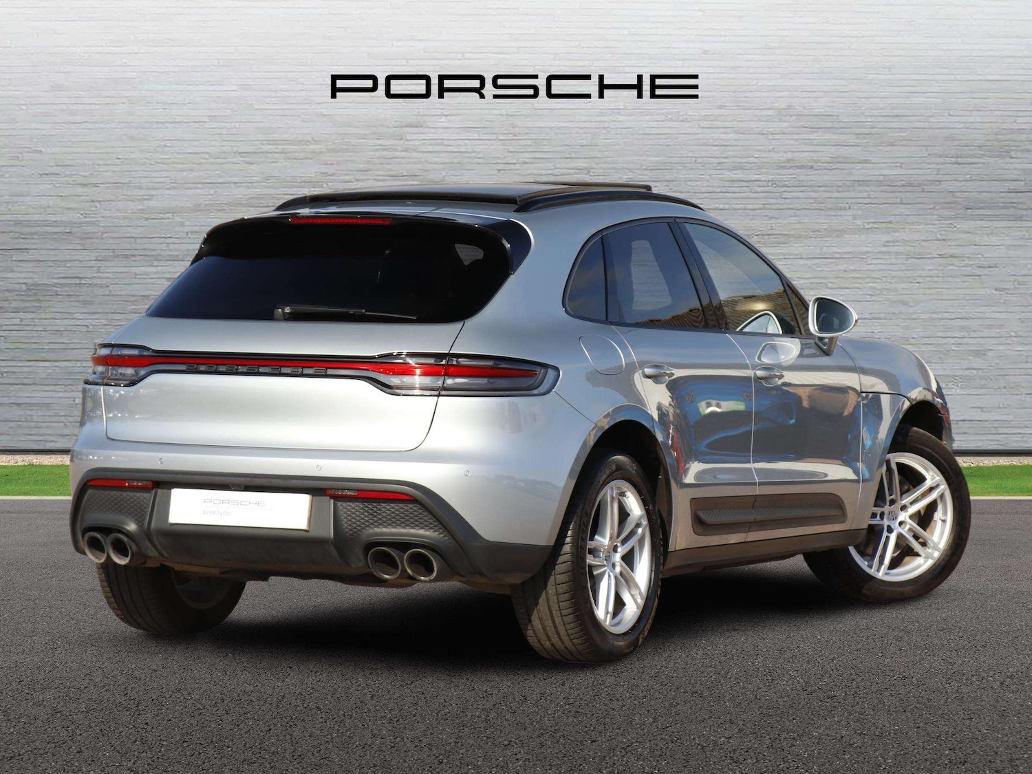 Used Porsche Macan 2023 for sale - 77787235: Photo 3