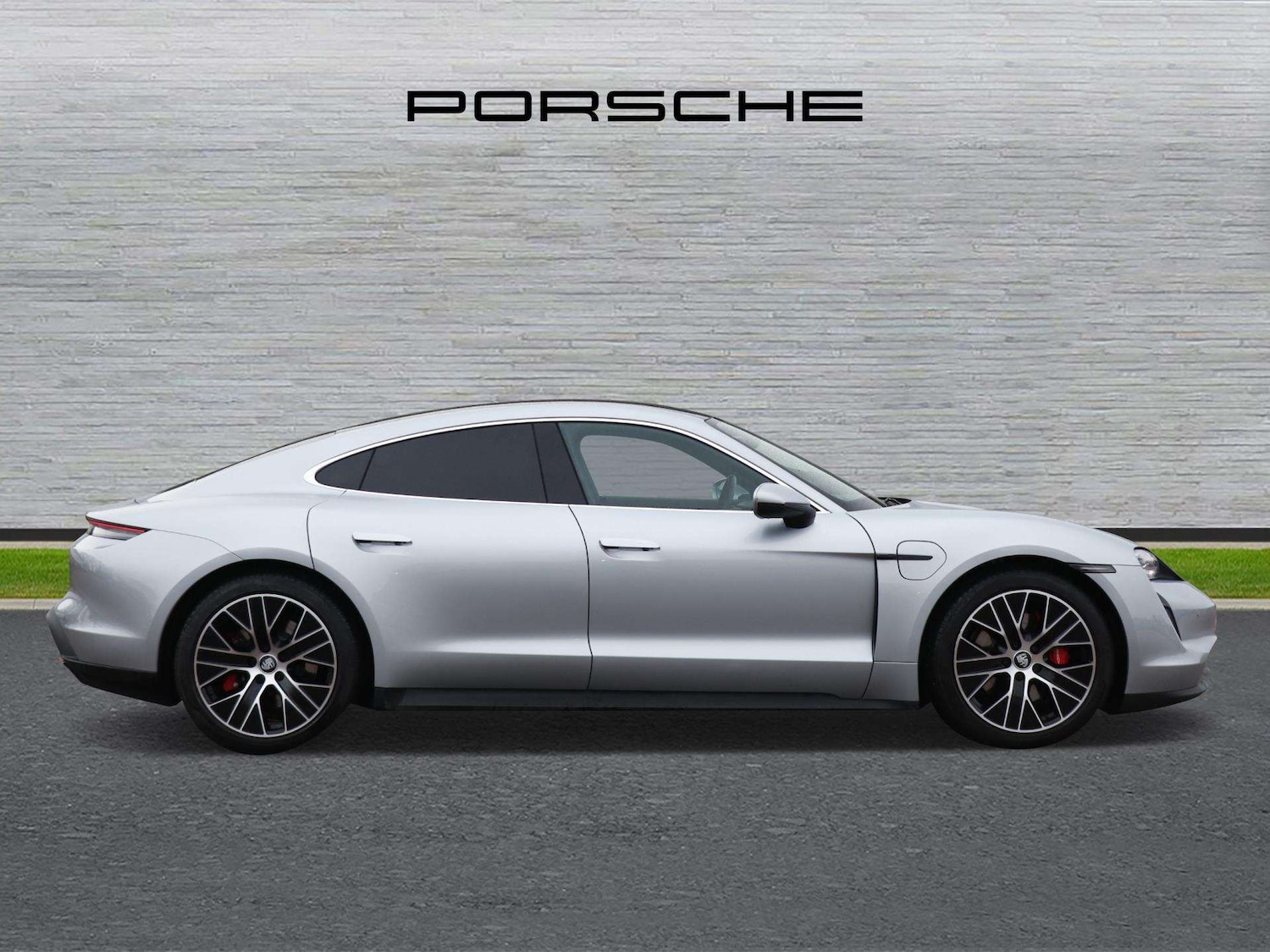 Used Porsche Taycan 2023 for sale - 77270084: Photo 2