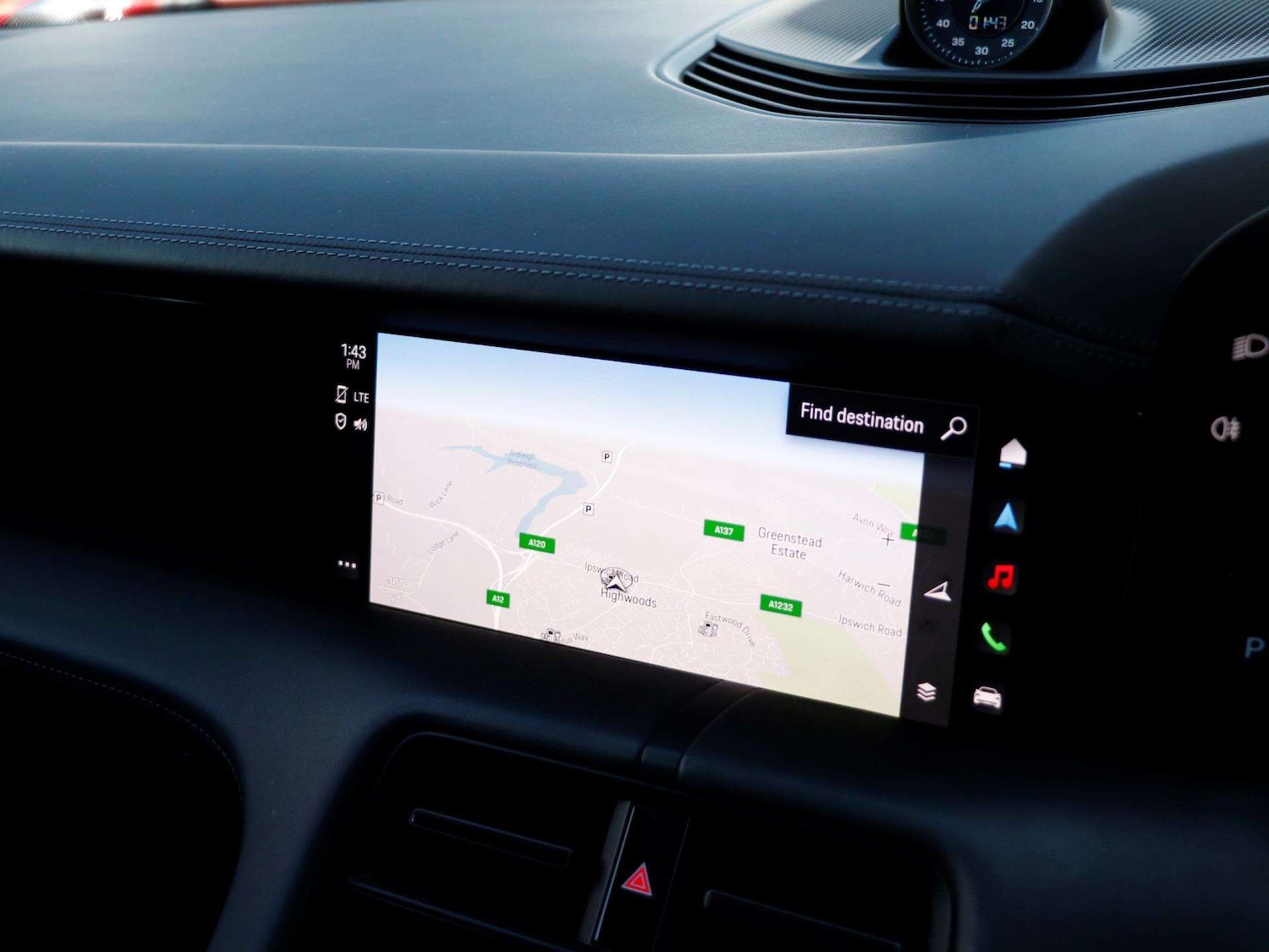 Used Porsche Taycan 2023 for sale - 77158477: Photo 15