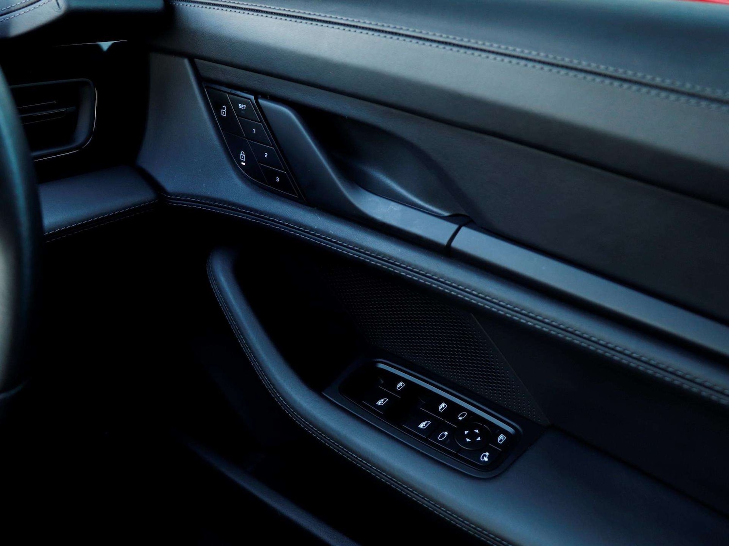 Used Porsche Taycan 2023 for sale - 77158477: Photo 22