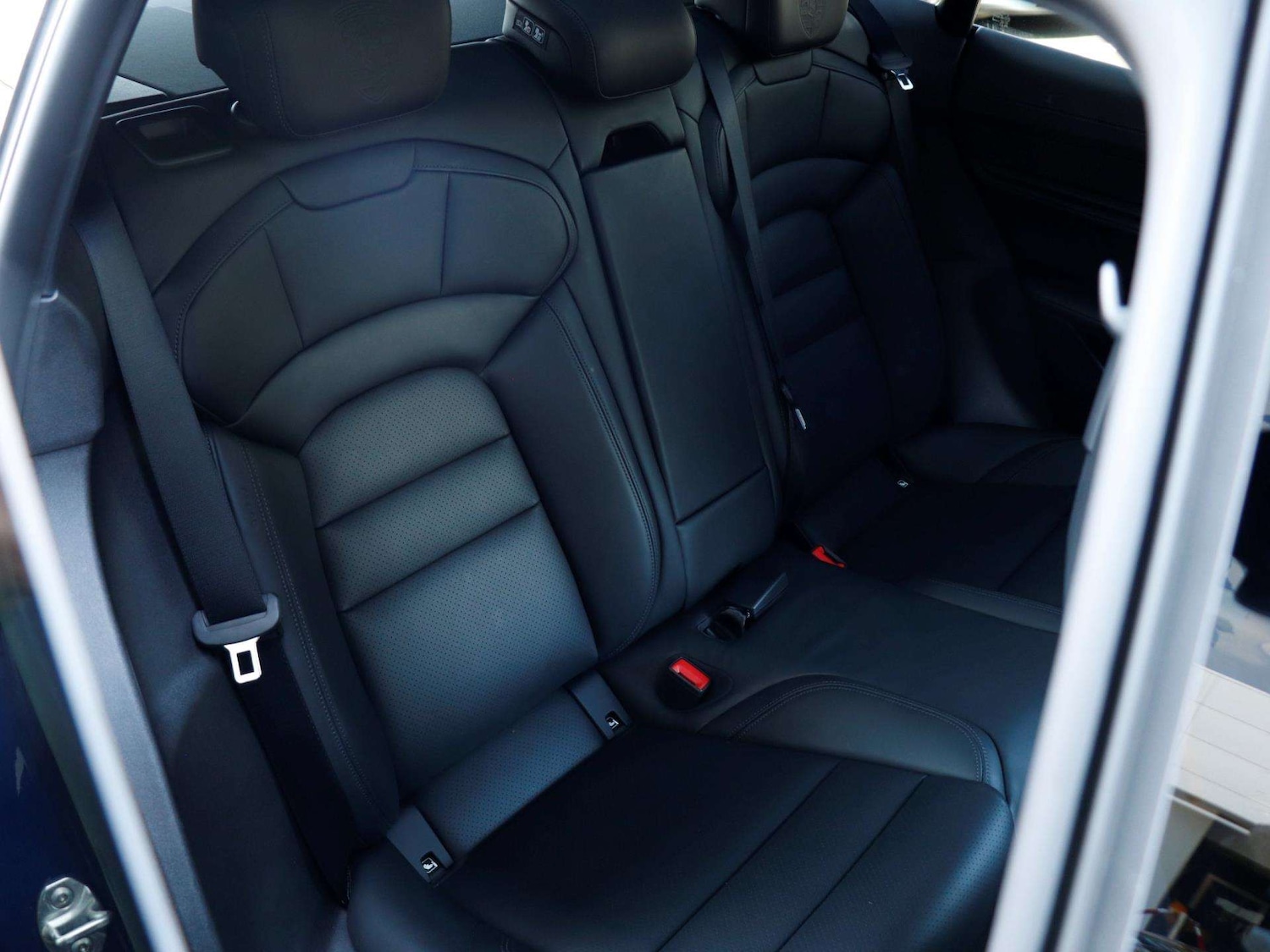 Used Porsche Taycan 2023 for sale - 77158477: Photo 26