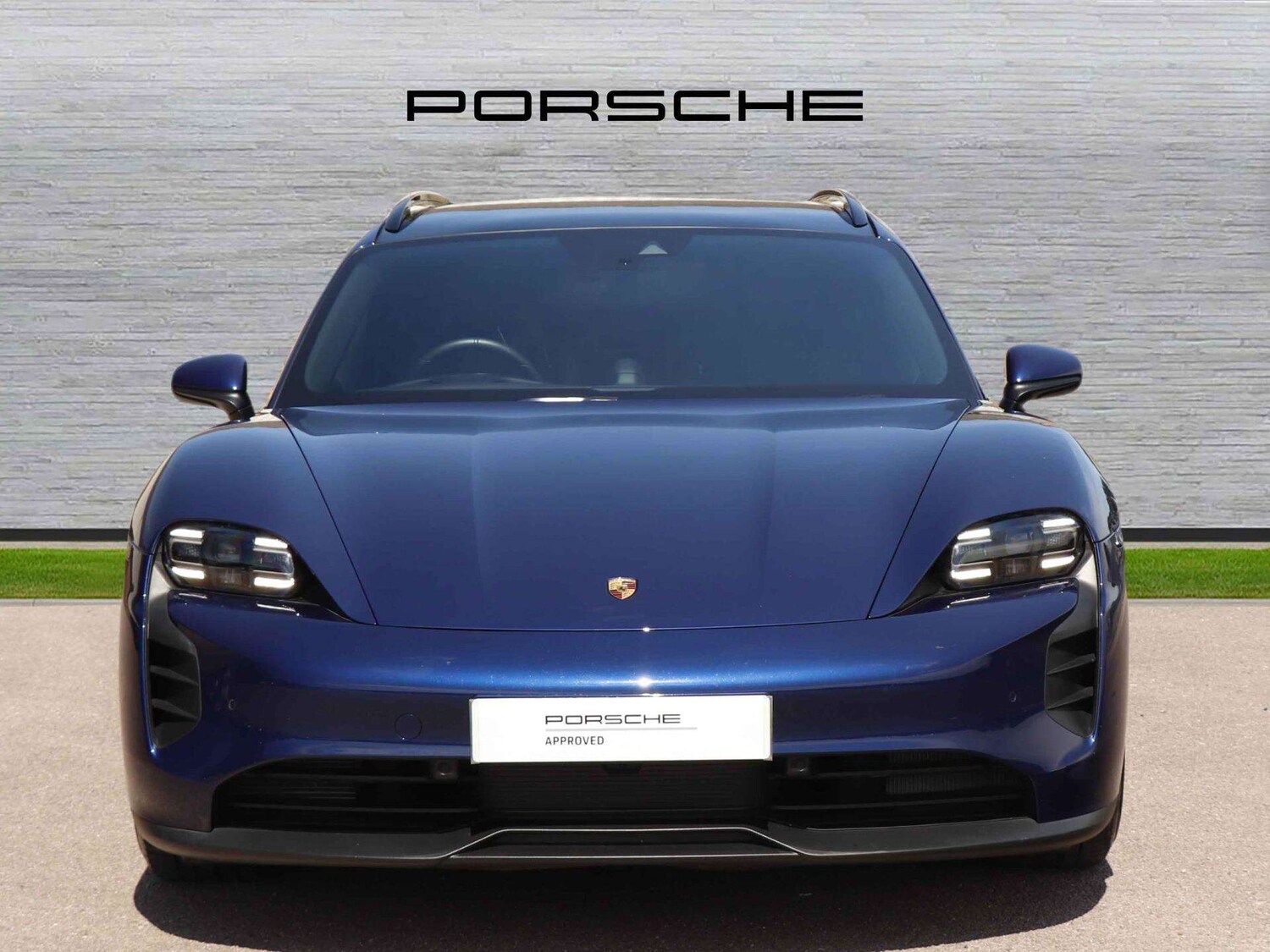 Used Porsche Taycan 2023 for sale - 77158477: Photo 8