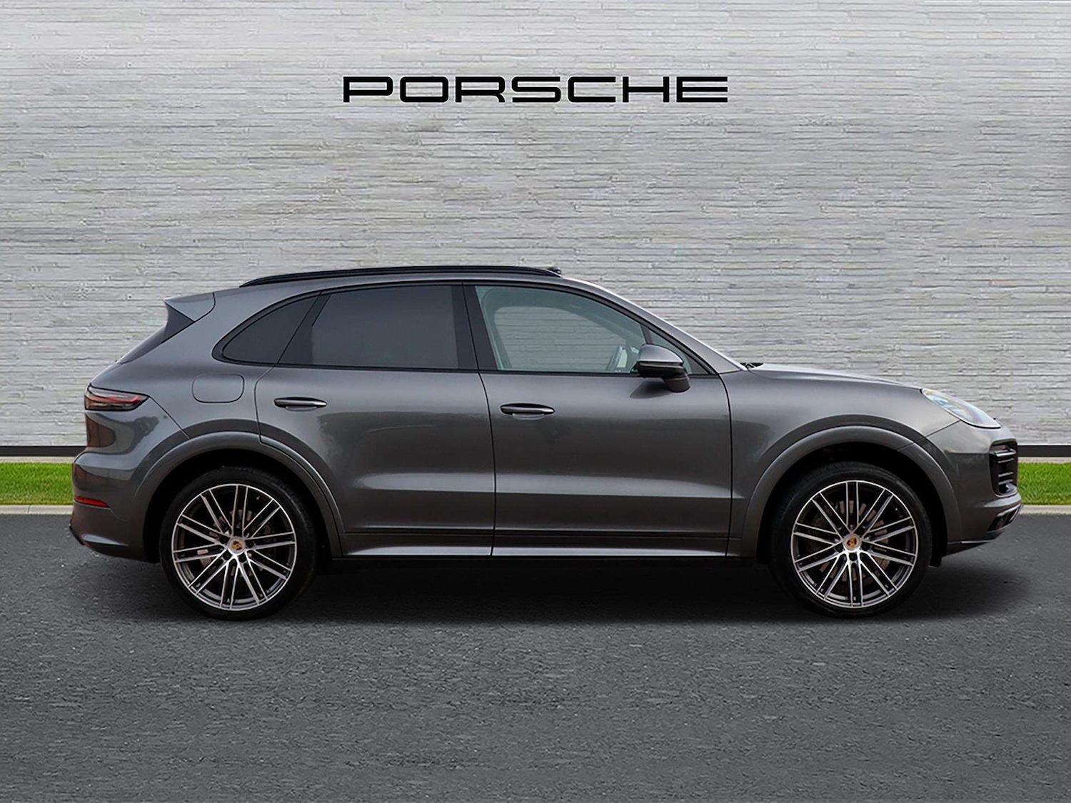 Used Porsche Cayenne 2020 for sale - 76435814: Photo 2