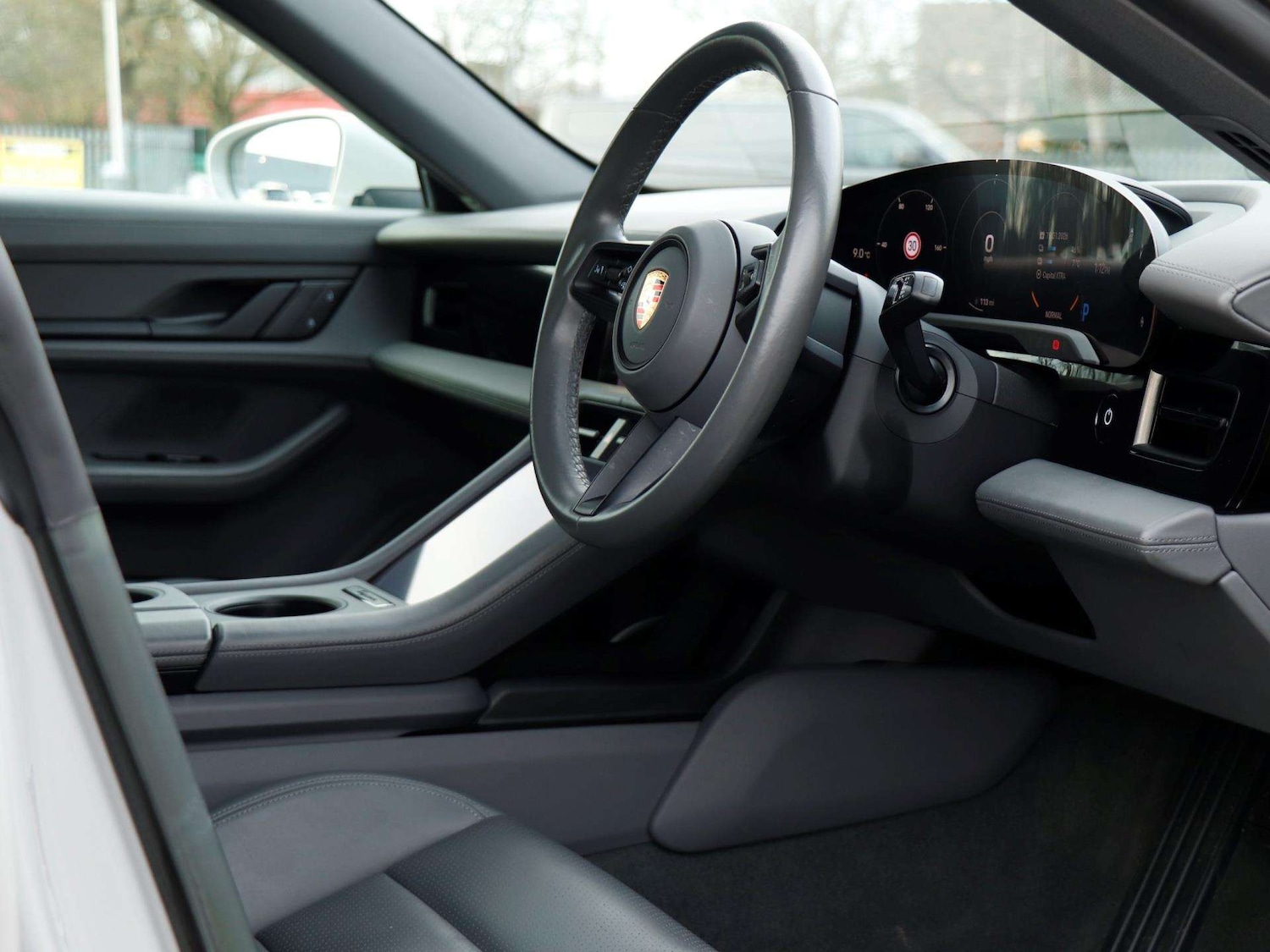 Used Porsche Taycan 2022 for sale - 77270192: Photo 11