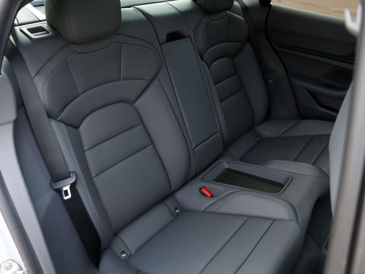 Used Porsche Taycan 2022 for sale - 77270192: Photo 22