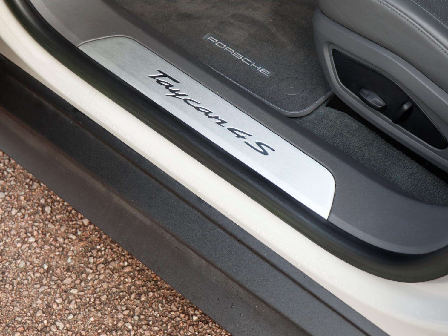 Used Porsche Taycan 2022 for sale - 77270192: Photo 24