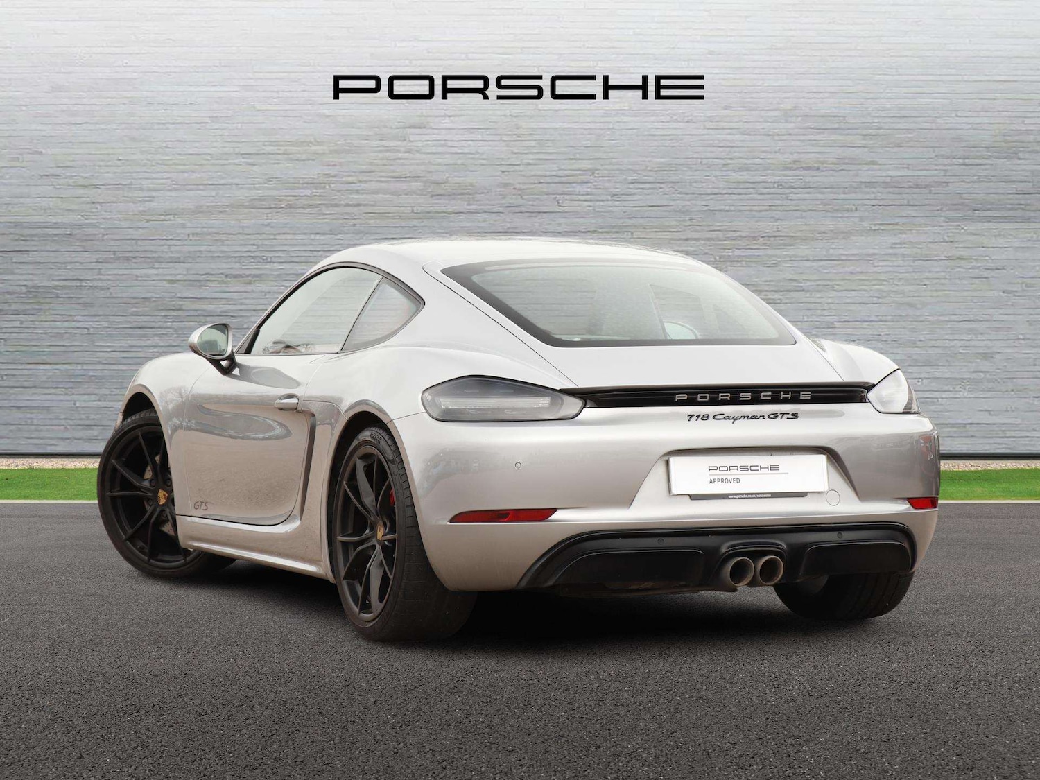 Used Porsche Cayman 2018 for sale - 78010145: Photo 2