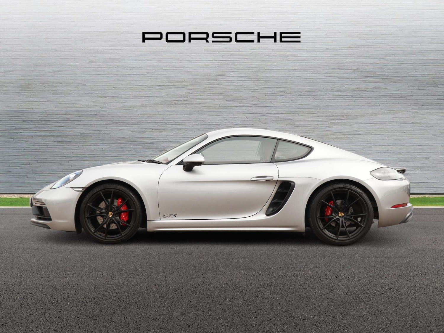 Used Porsche Cayman 2018 for sale - 78010145: Photo 4