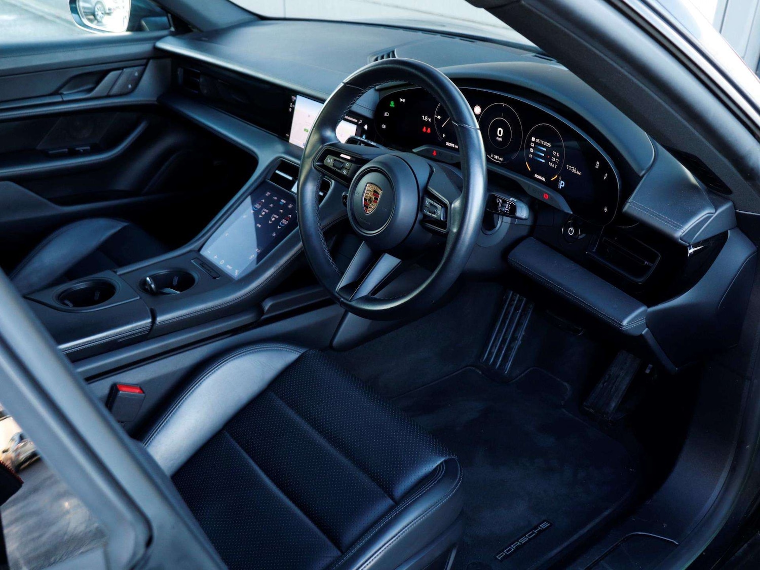 Used Porsche Taycan 2022 for sale - 76875849: Photo 10