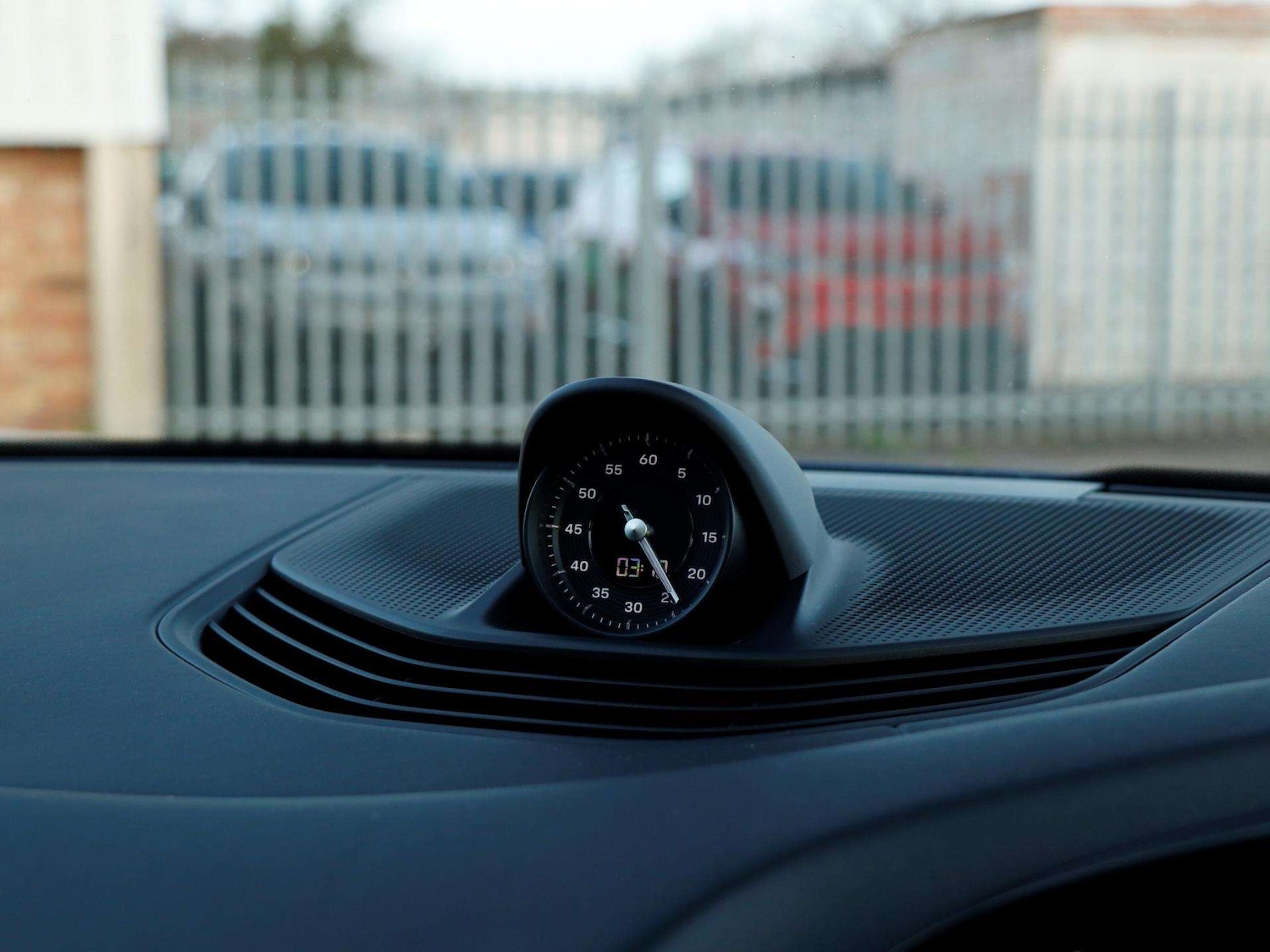 Used Porsche Taycan 2021 for sale - 77093339: Photo 14