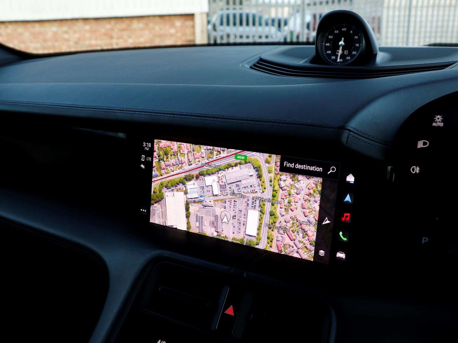 Used Porsche Taycan 2021 for sale - 77093339: Photo 15