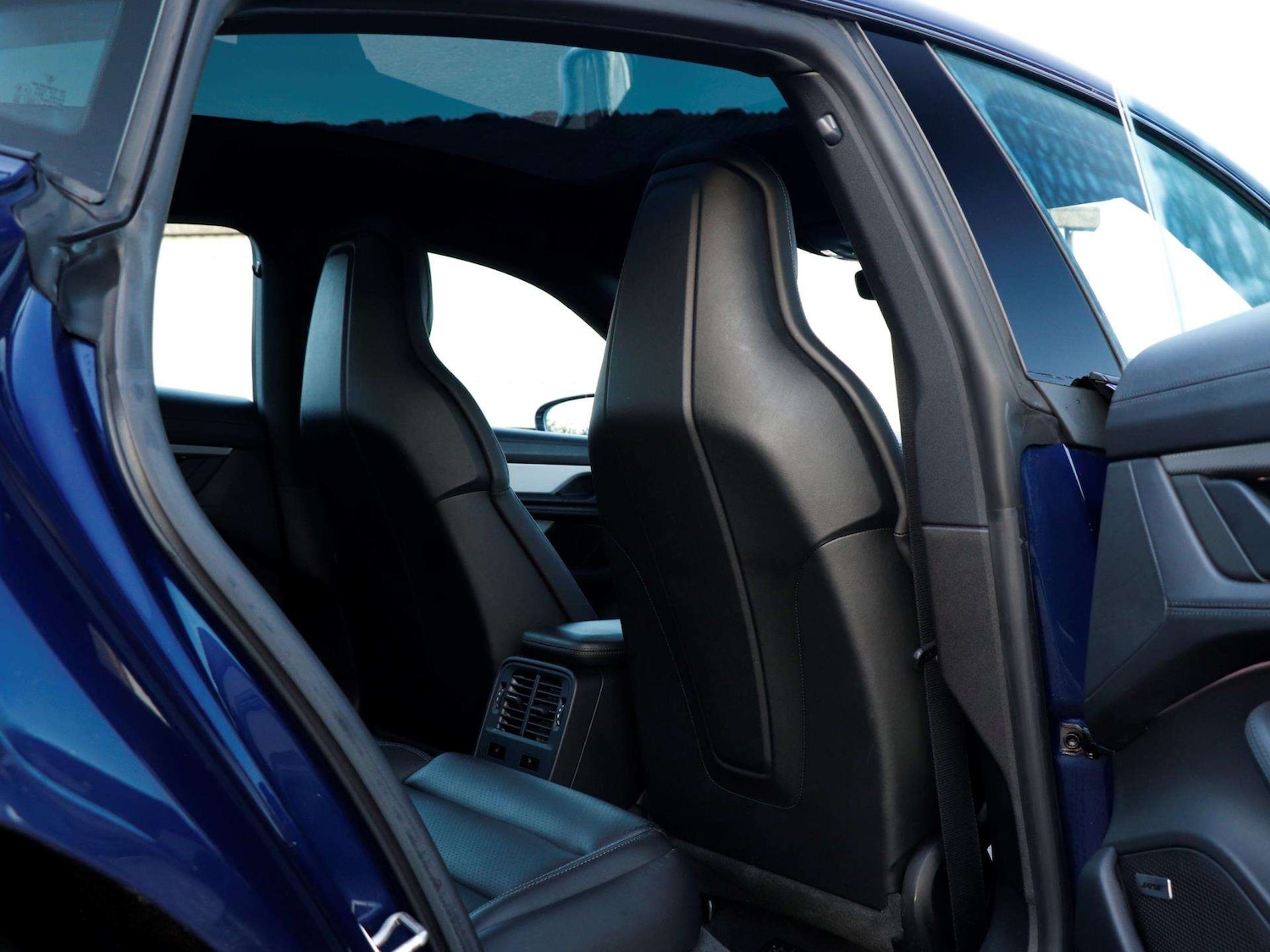 Used Porsche Taycan 2021 for sale - 77093339: Photo 24