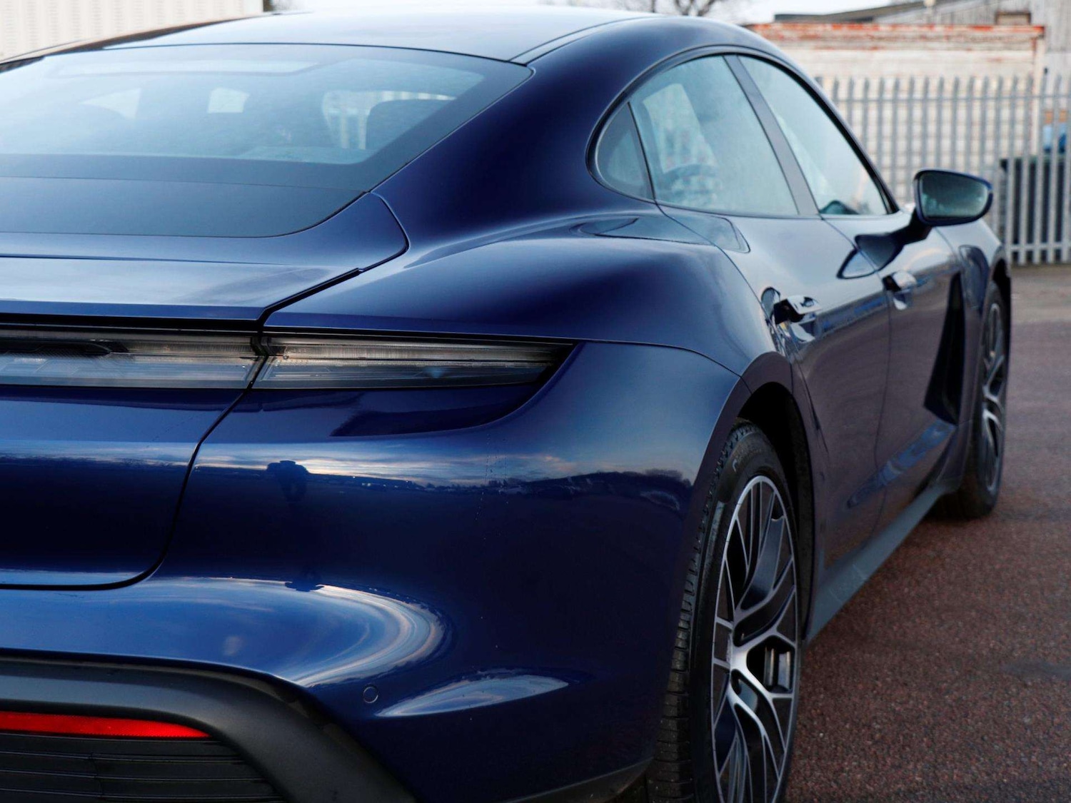 Used Porsche Taycan 2021 for sale - 77093339: Photo 26